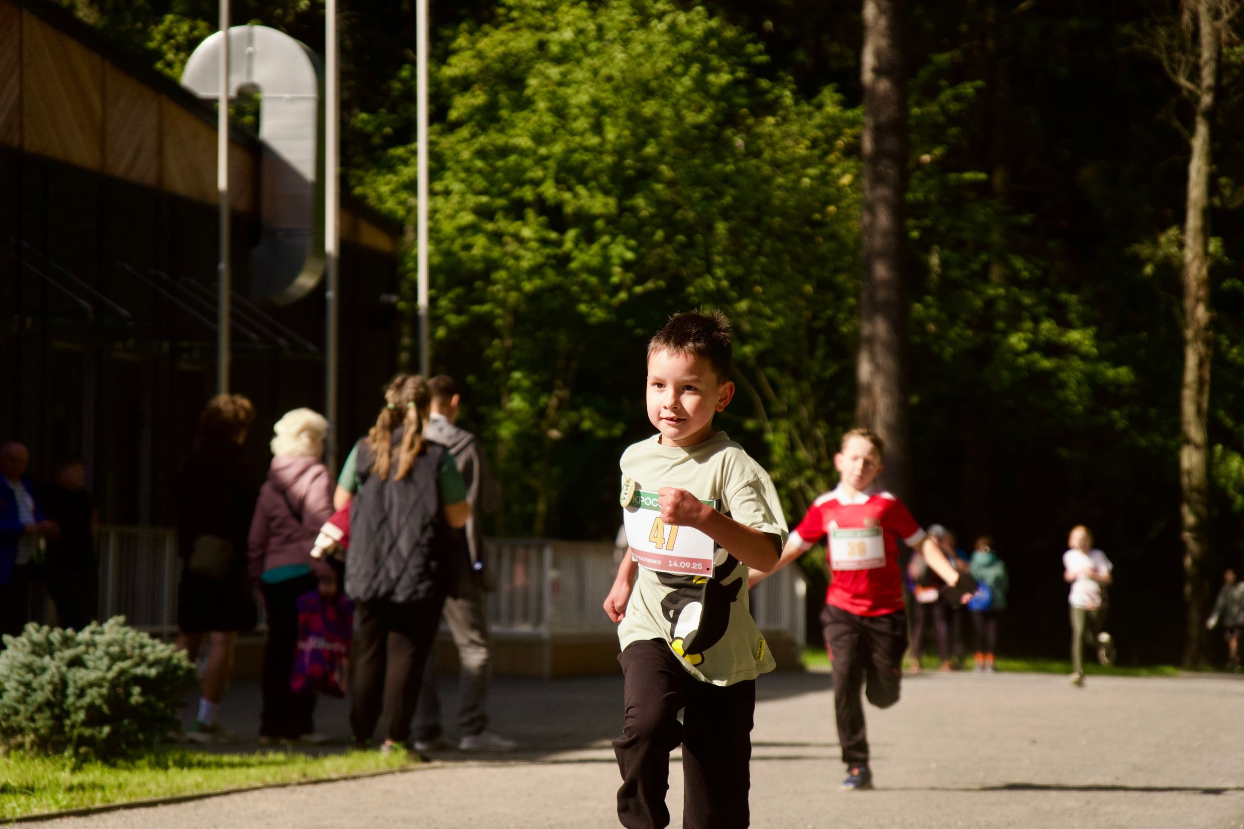 Забег в парке «Дубки». Кафе «БЕЛКА НАШЕПТАЛА». Ну оооочень концептуальное кафе