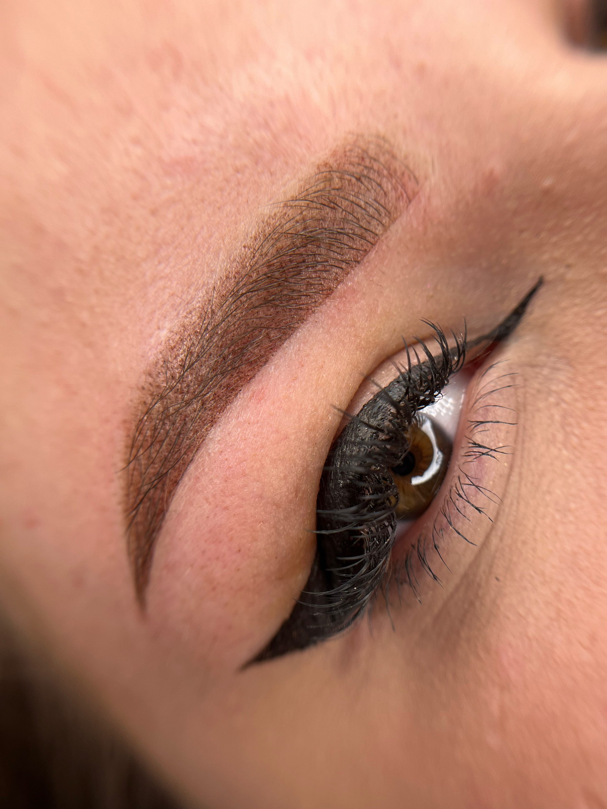 Дарья. Студия перманентного макияжа, косметологии и массажа SYMMETRY в Москве, м. Киевская