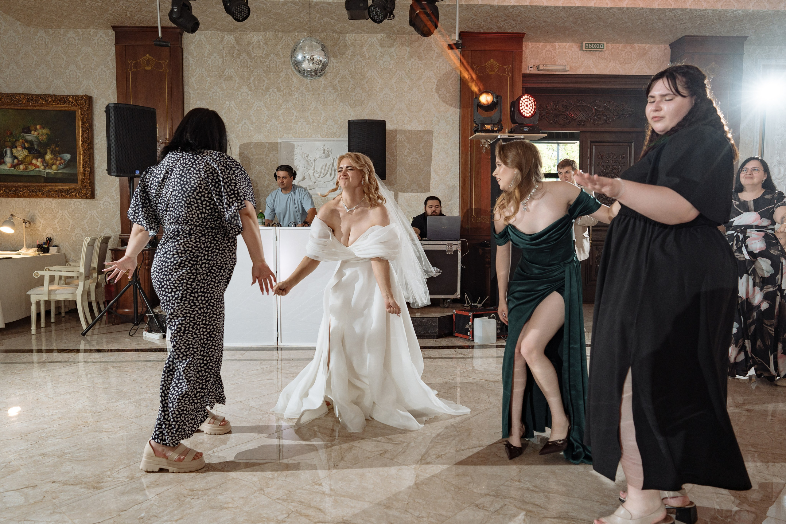 Виктор и Юлия