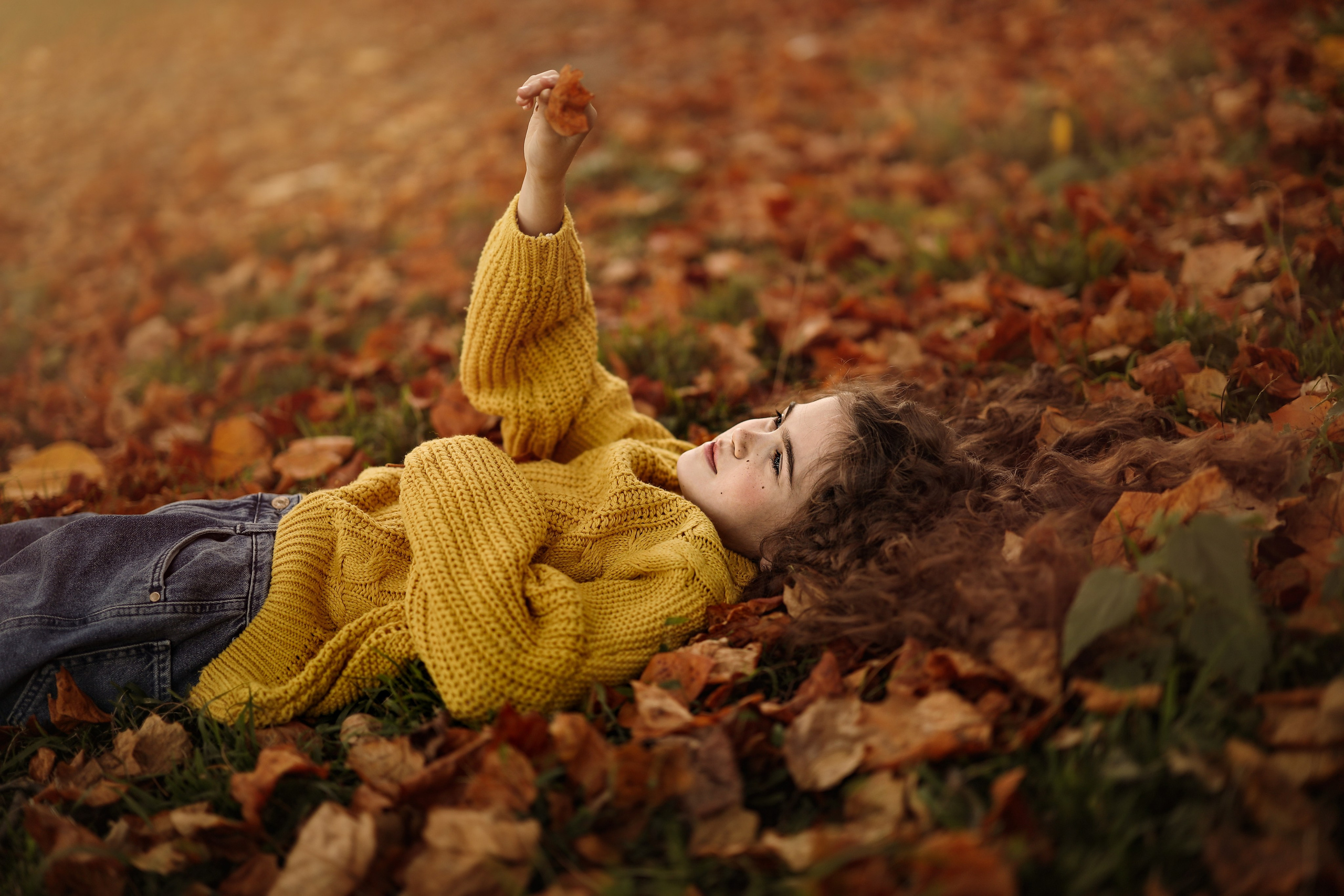 Осенняя фотосессия для Полины у древа патриарха в Сухуме. Свадебный и семейный фотограф в Абхазии Жанна Соснина