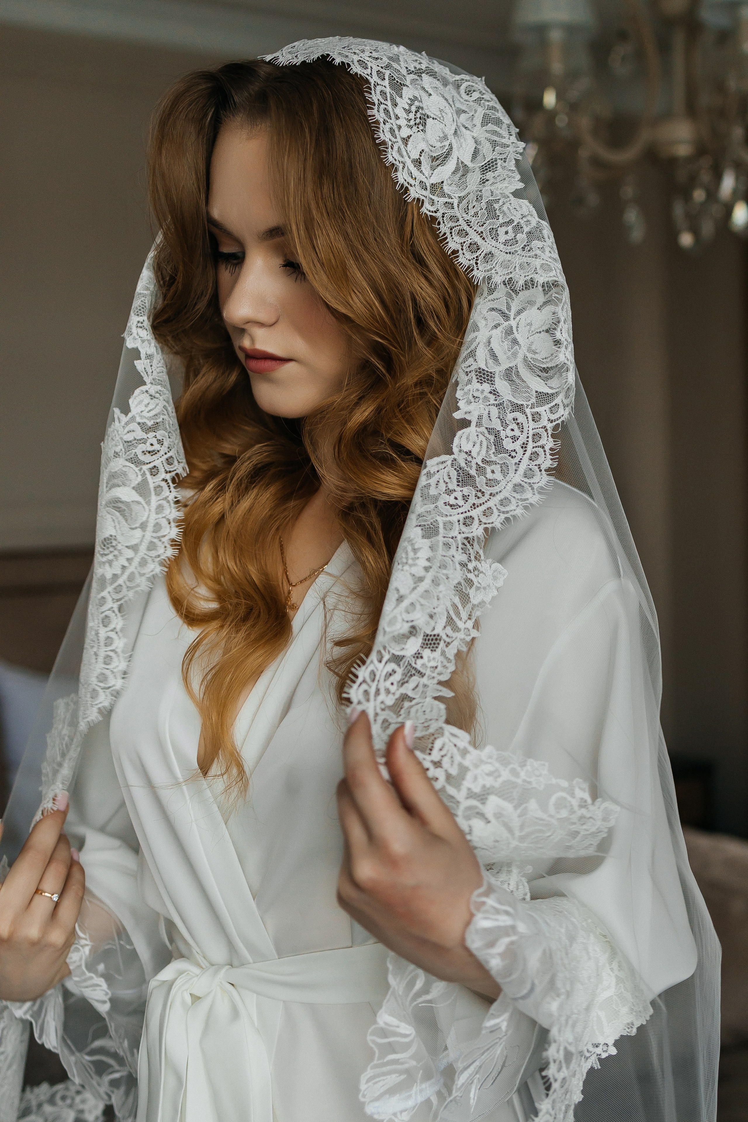 Роскошное утро пары в номере отеля. Олег Сверчков | Свадебный фотограф Вологда