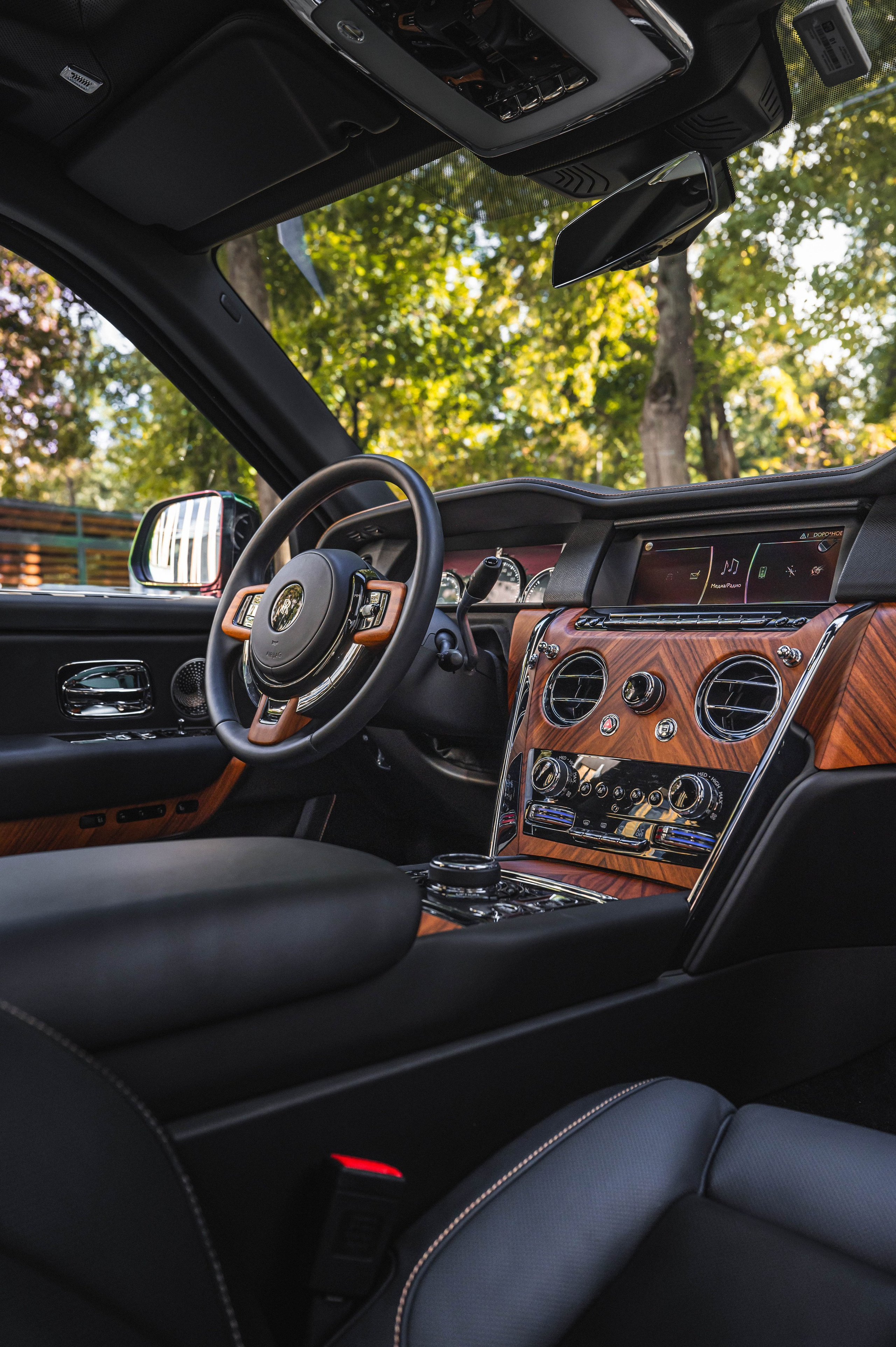 Rolls-Royce Cullinan. Автомобильный фотограф в Москве — Сидоров Дмитрий