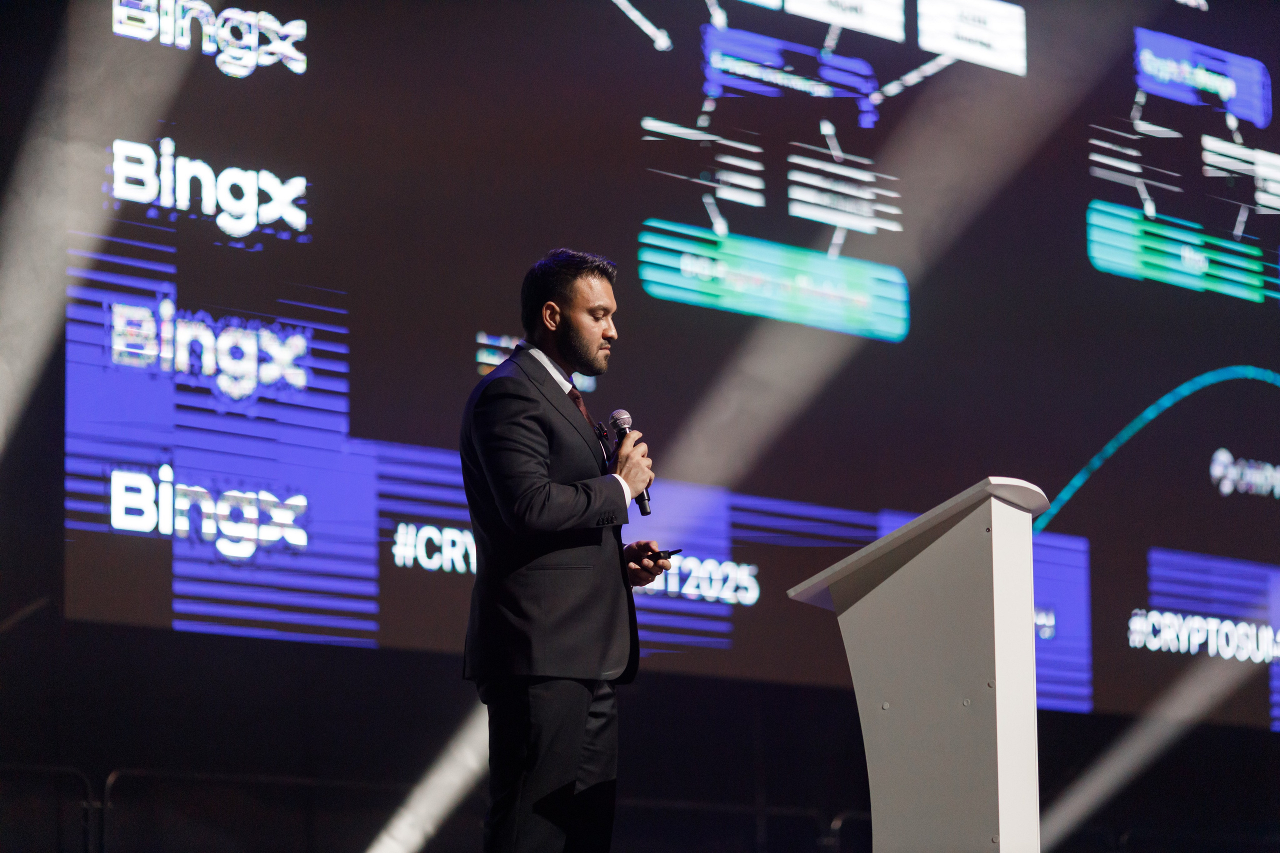 Crypto Summit 2025. Свадебный и репортажный фотограф (Москва, Королев и другие)