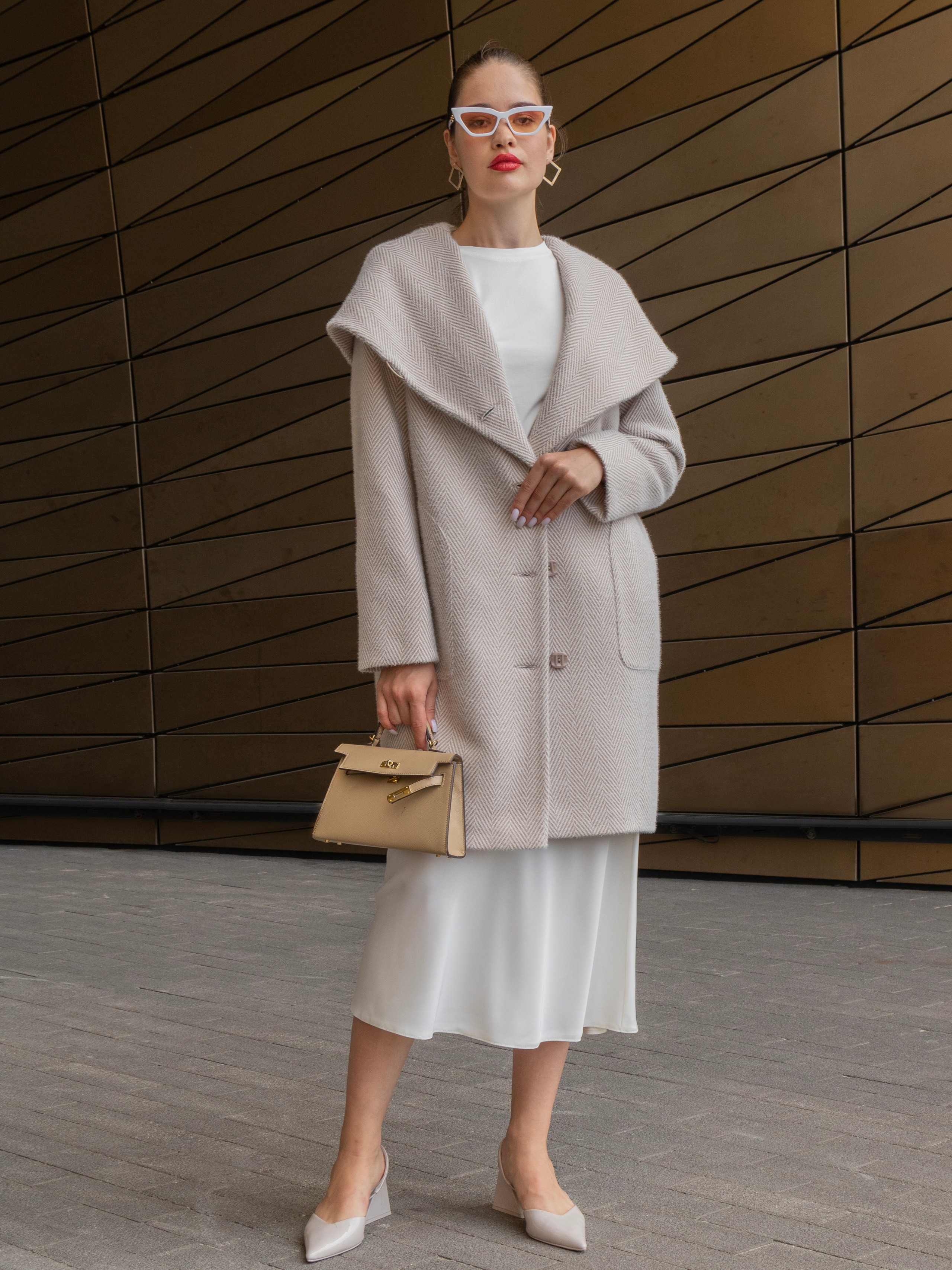 Пальто СТРИТ. Фотостудия для Wildberries Ozon