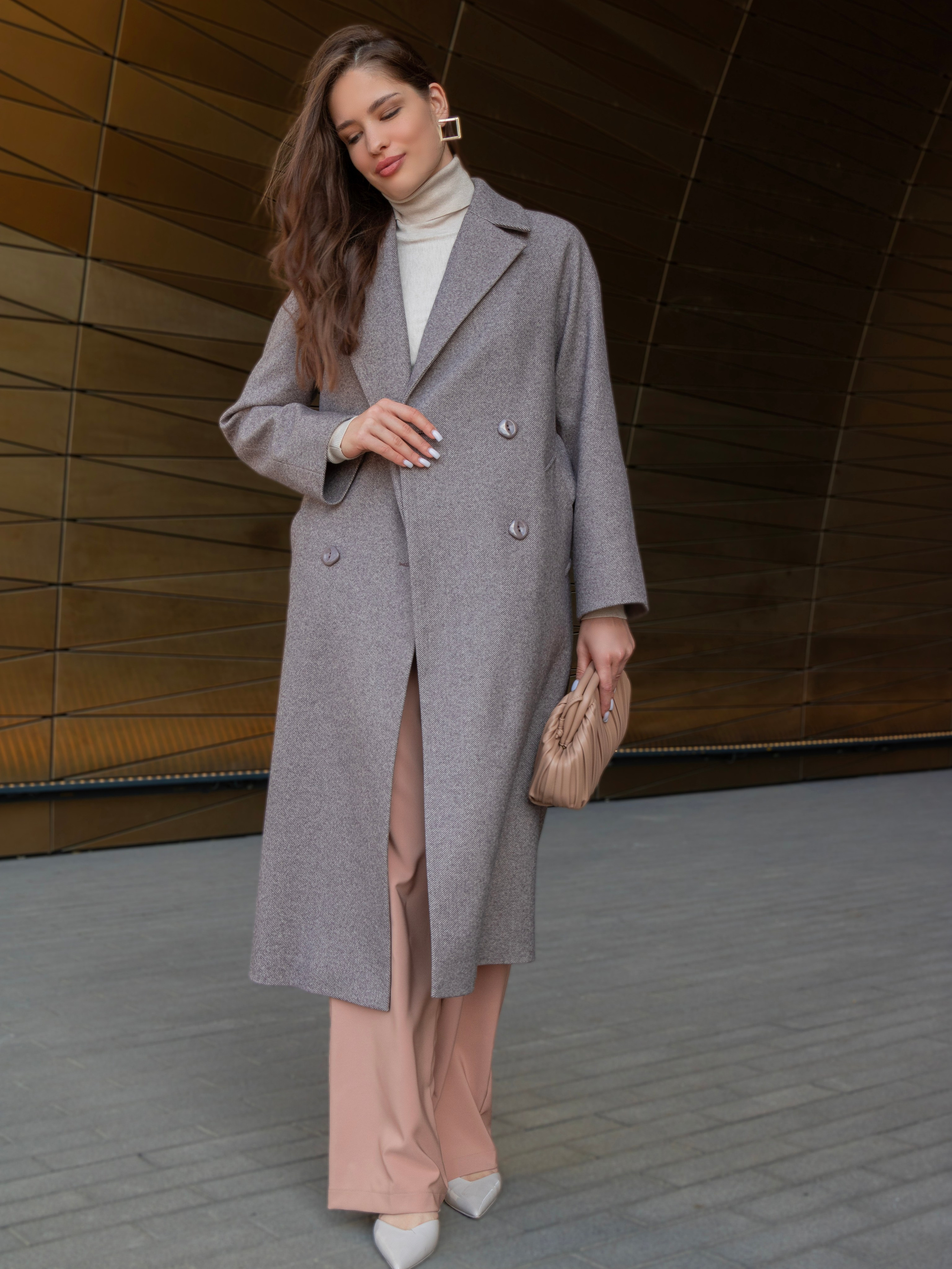 Пальто. Фотостудия для Wildberries Ozon