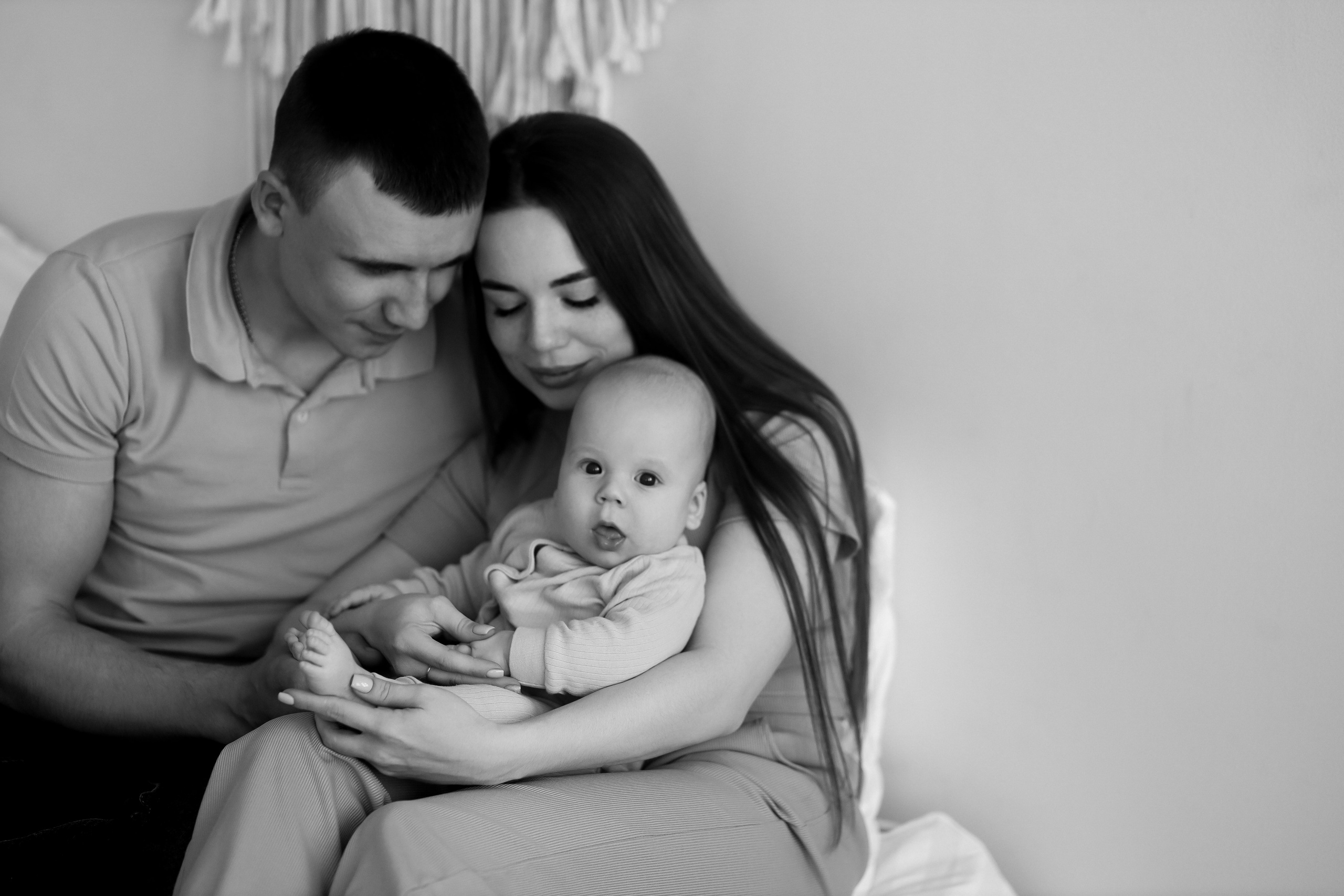 Семейная съёмка в белом зале. ФОТОГРАФ ХАБАРОВСК АНАСТАСИЯ РАЧЕНКОВА