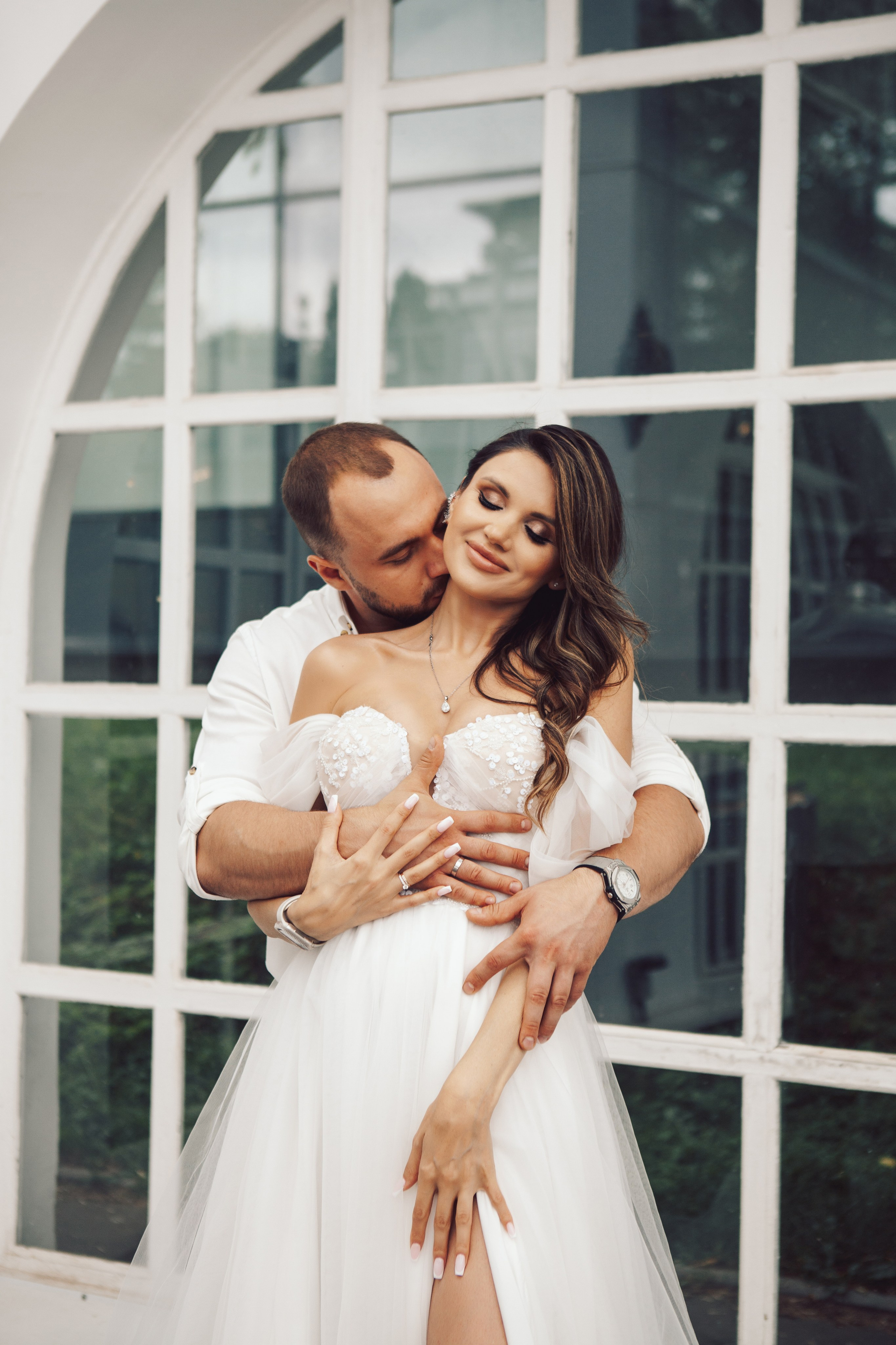 Молодожены в павильоне космонавтики и авиации №34 на вднх и в ресторане московское небо. Фотограф Ольга Ефремова