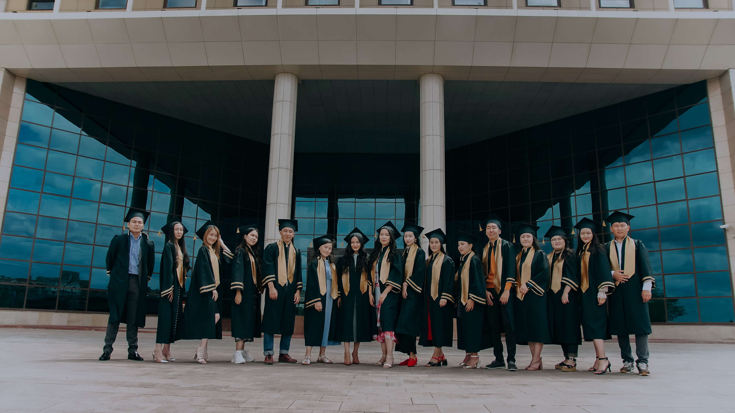 Выручение диплома ЕНУ. Уличный и студийный фотограф в Астане Ержанов Нурасыл