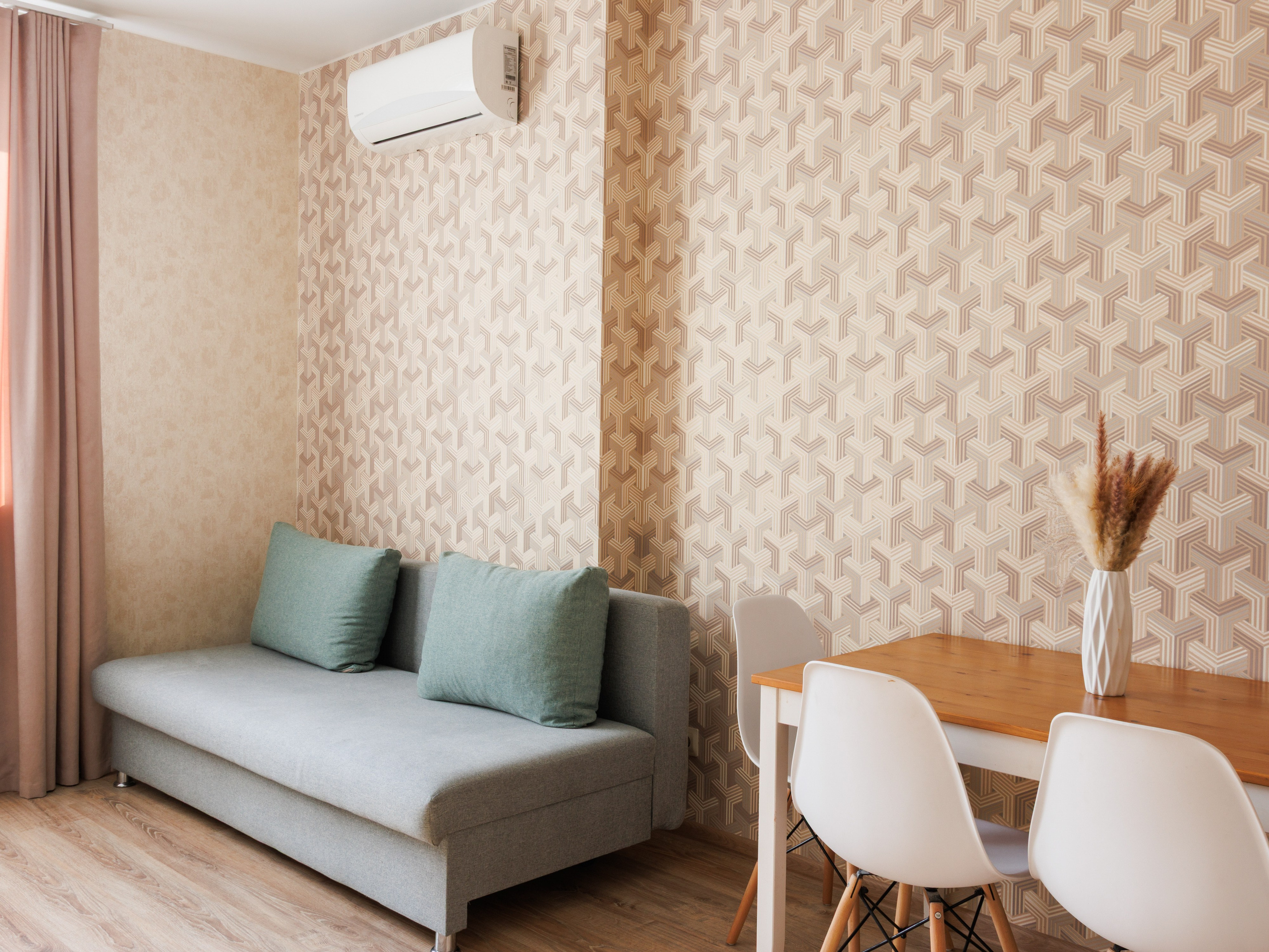 Интерьерная. Предметный и модельный фотограф Хасаншин Дамир