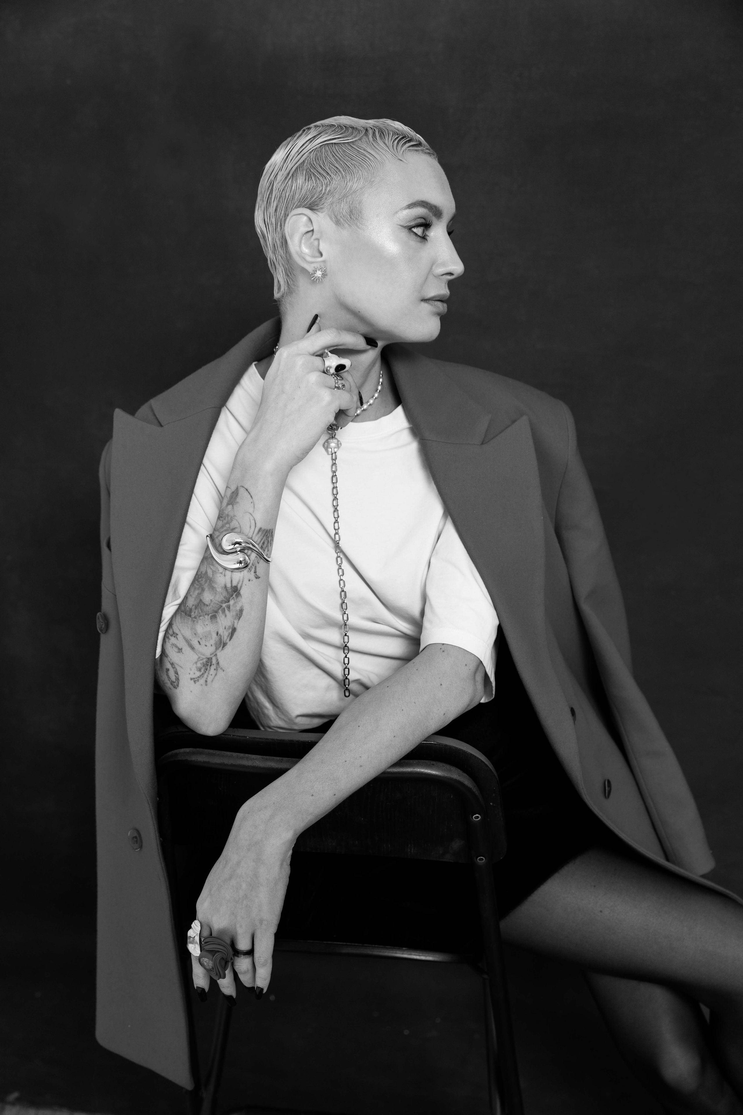 Portfolio. Volume II: «Портреты. Лица Ленинград Центра без масок». Ира Сафронова — фотограф и нейровизуализатор | бизнес-съёмки, портреты, нейровизуалы для брендов, Санкт-Петербург и Москва