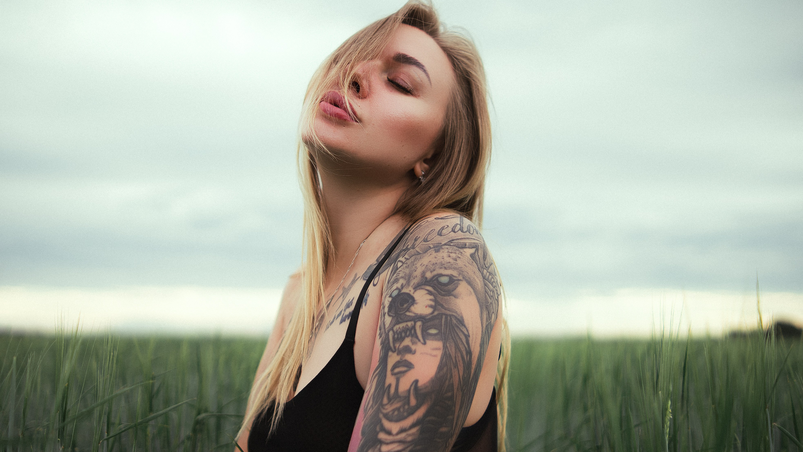 Фотосессия на улице для Оксаны в Новосибирске. Фотограф в Новосибирске Владислав Унтерберг