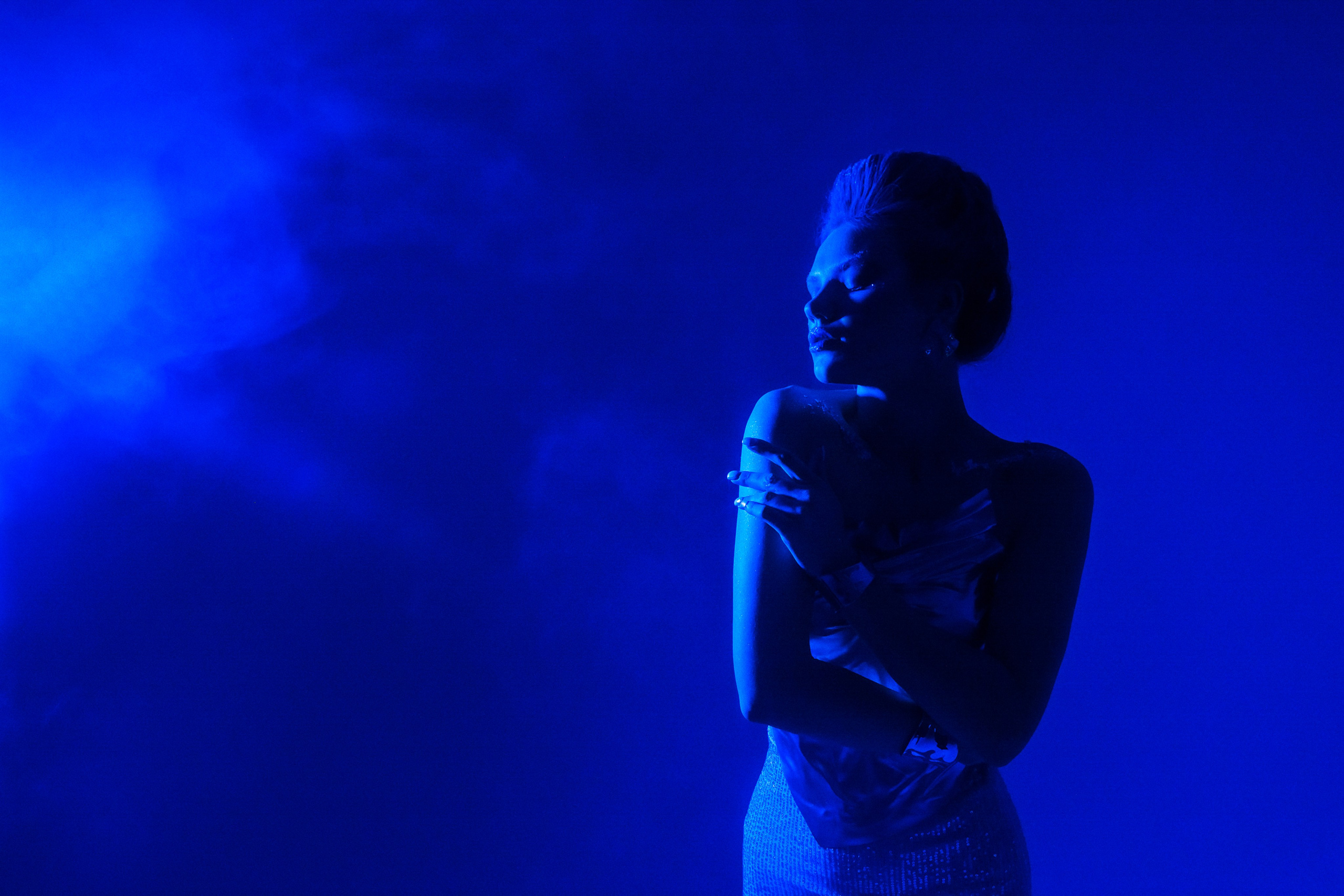 Четкие очертания, проступающие сквозь морозную дымку.