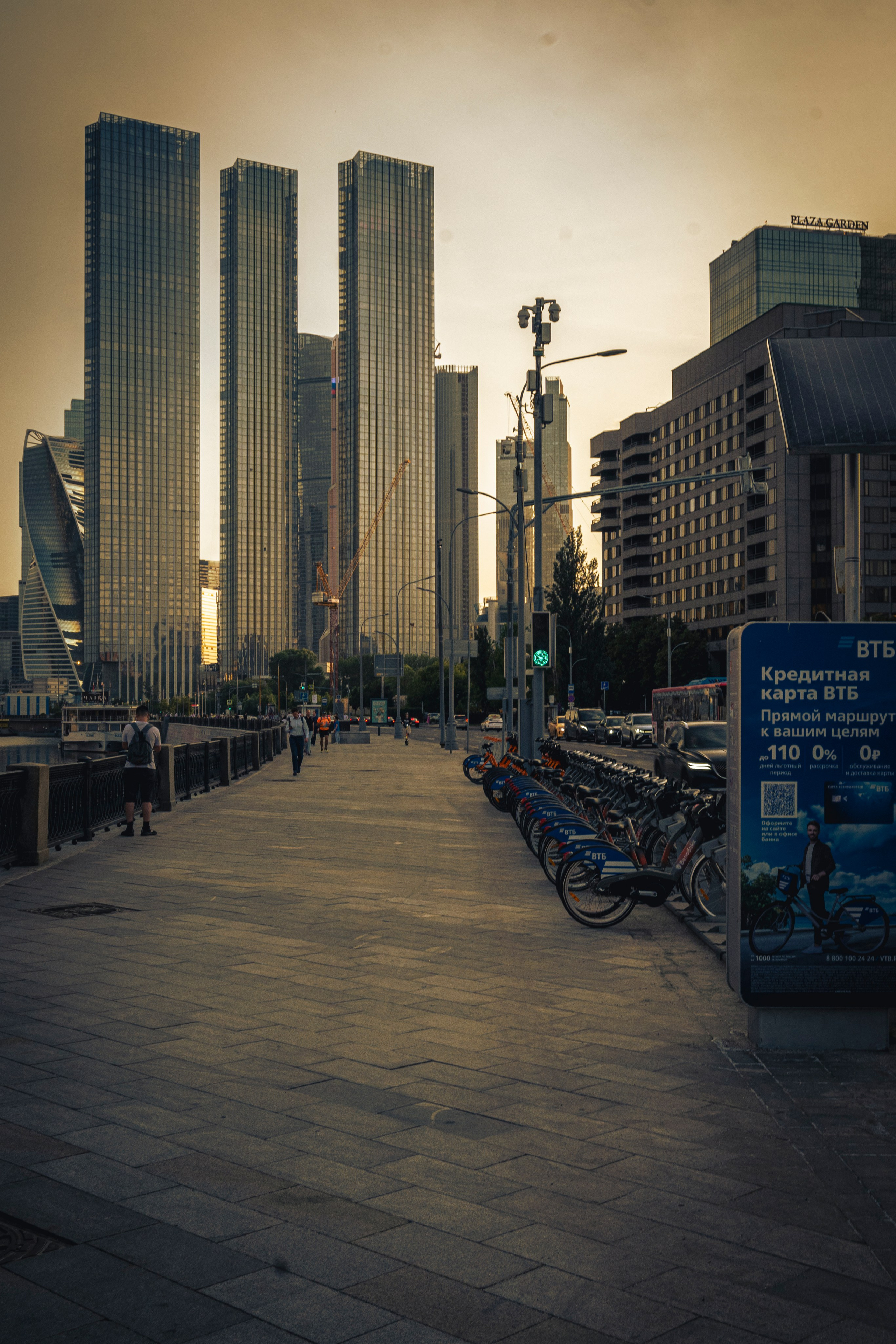 Фотопрогулка. Москва. Июль 2023. Фотограф Роман Адлер