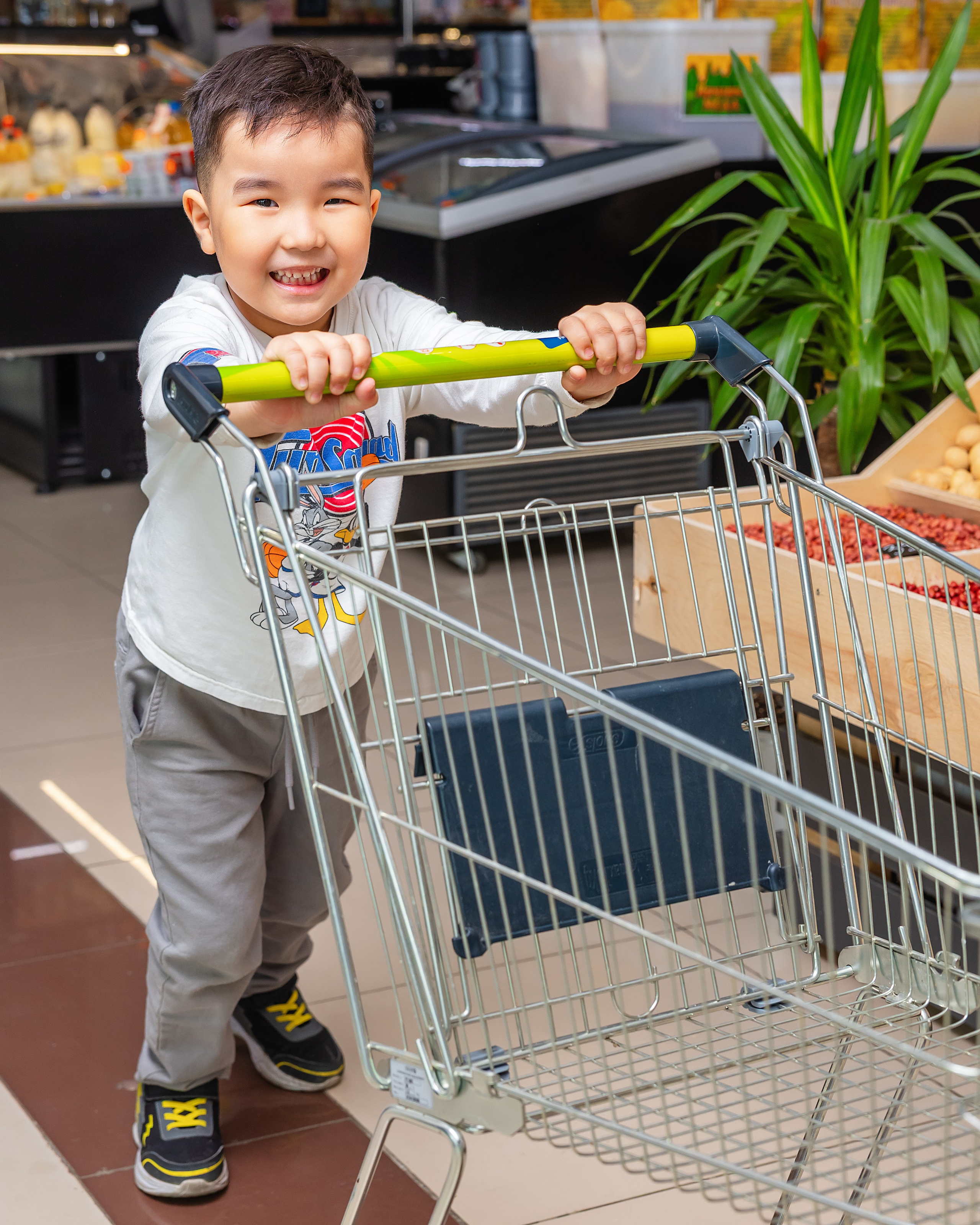 Рынок «Каскад». Фотограф и видеограф в Улан-Удэ: Аюна Габагуева и Артём Шаханов