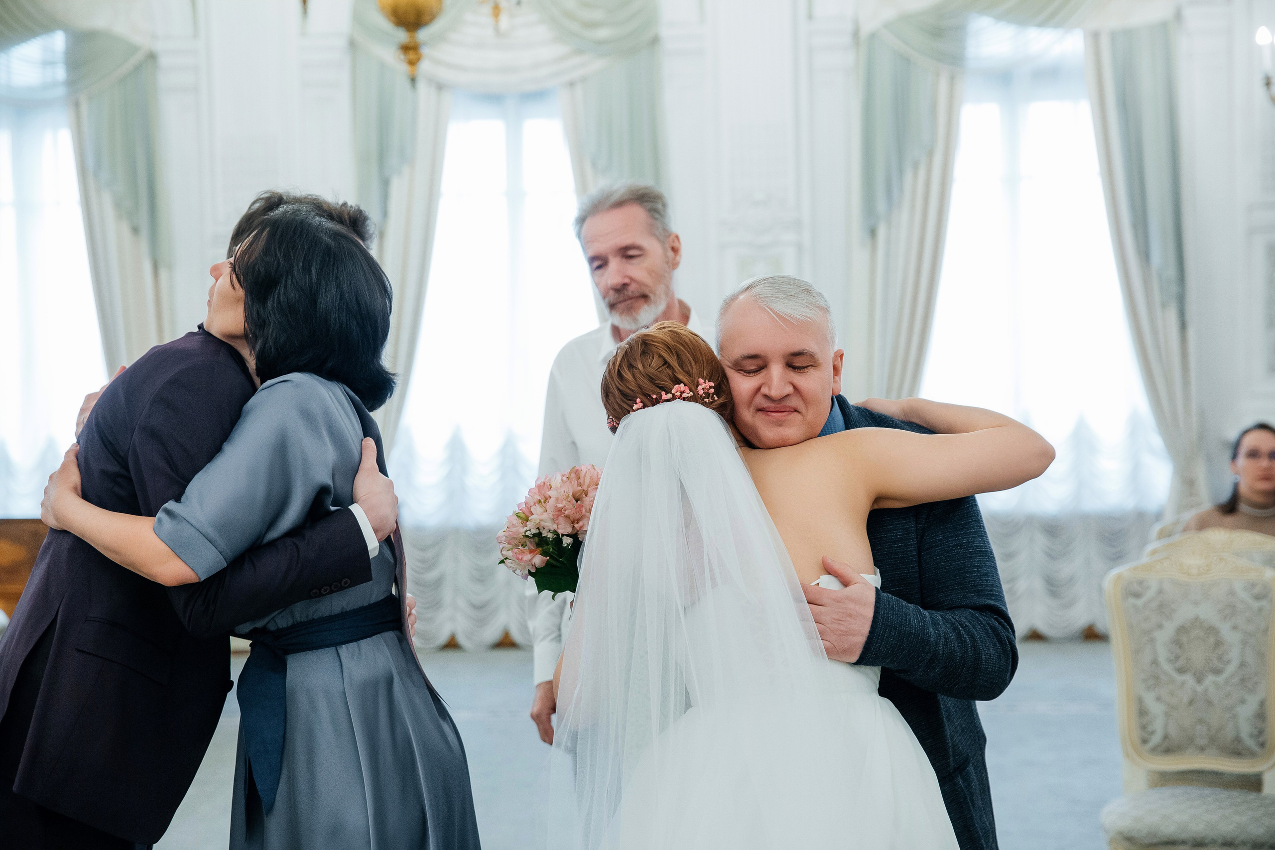 Первый ЗАГС и Фотосессия на Витебском в апреле. Свадебный фотограф в Санкт-Петербурге Вика Стукачева