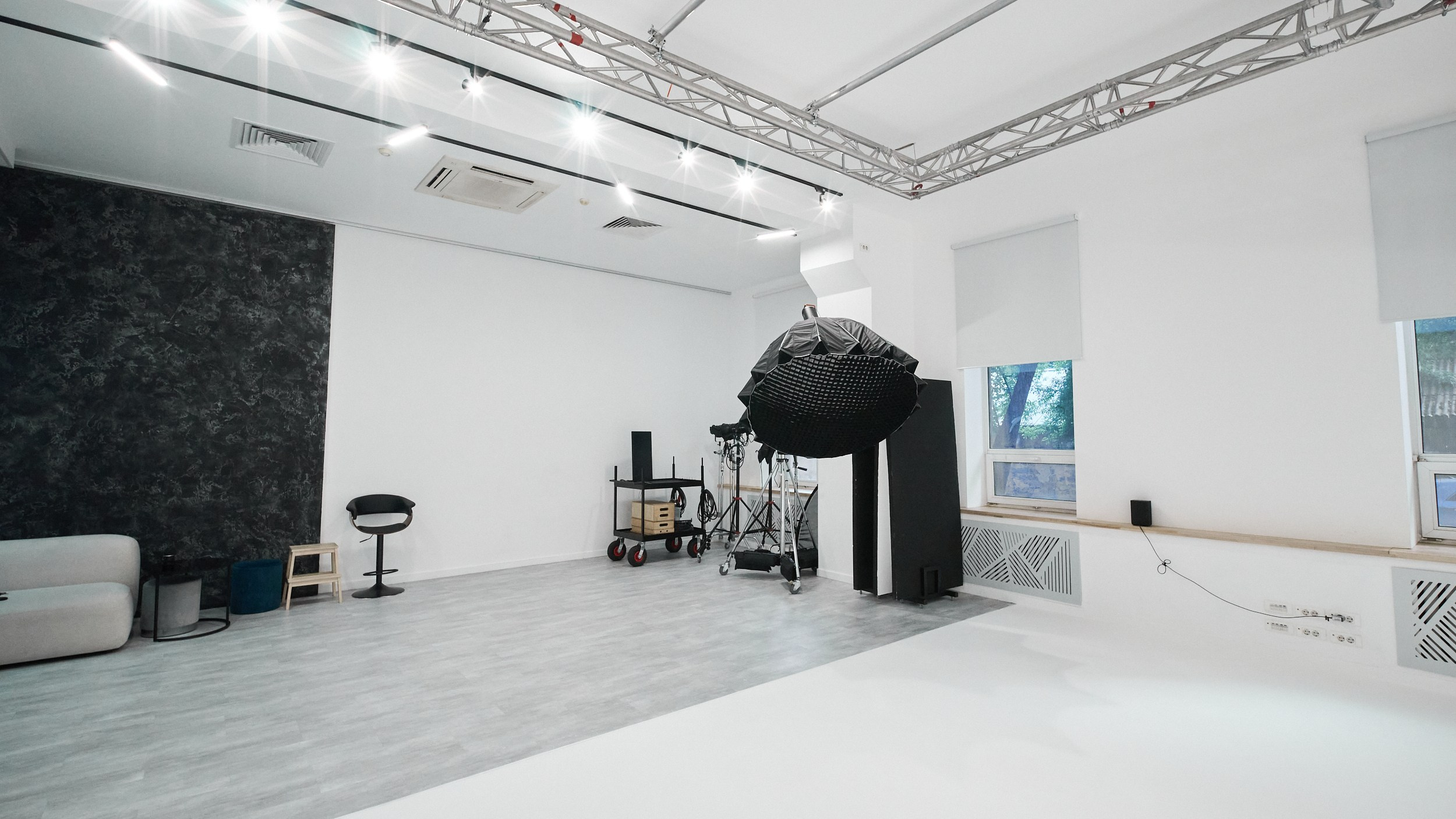 GLOW STUDIO| Профессиональная фотостудия в центре Екатеринбурга