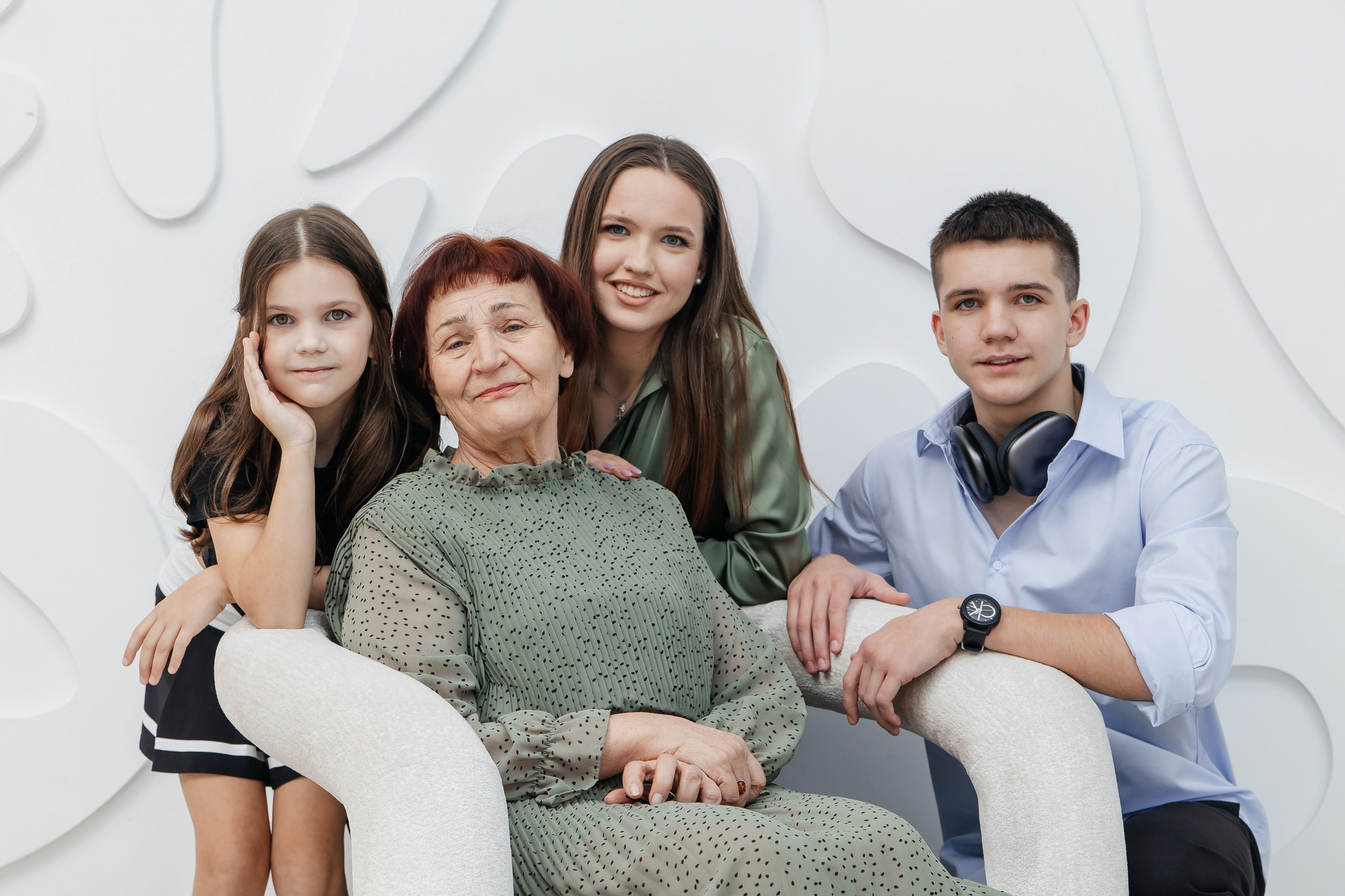 Фотосессия несколькими поколениями. Свадебный, семейный фотограф, контент съёмка. Екатеринбург. Елена Граф
