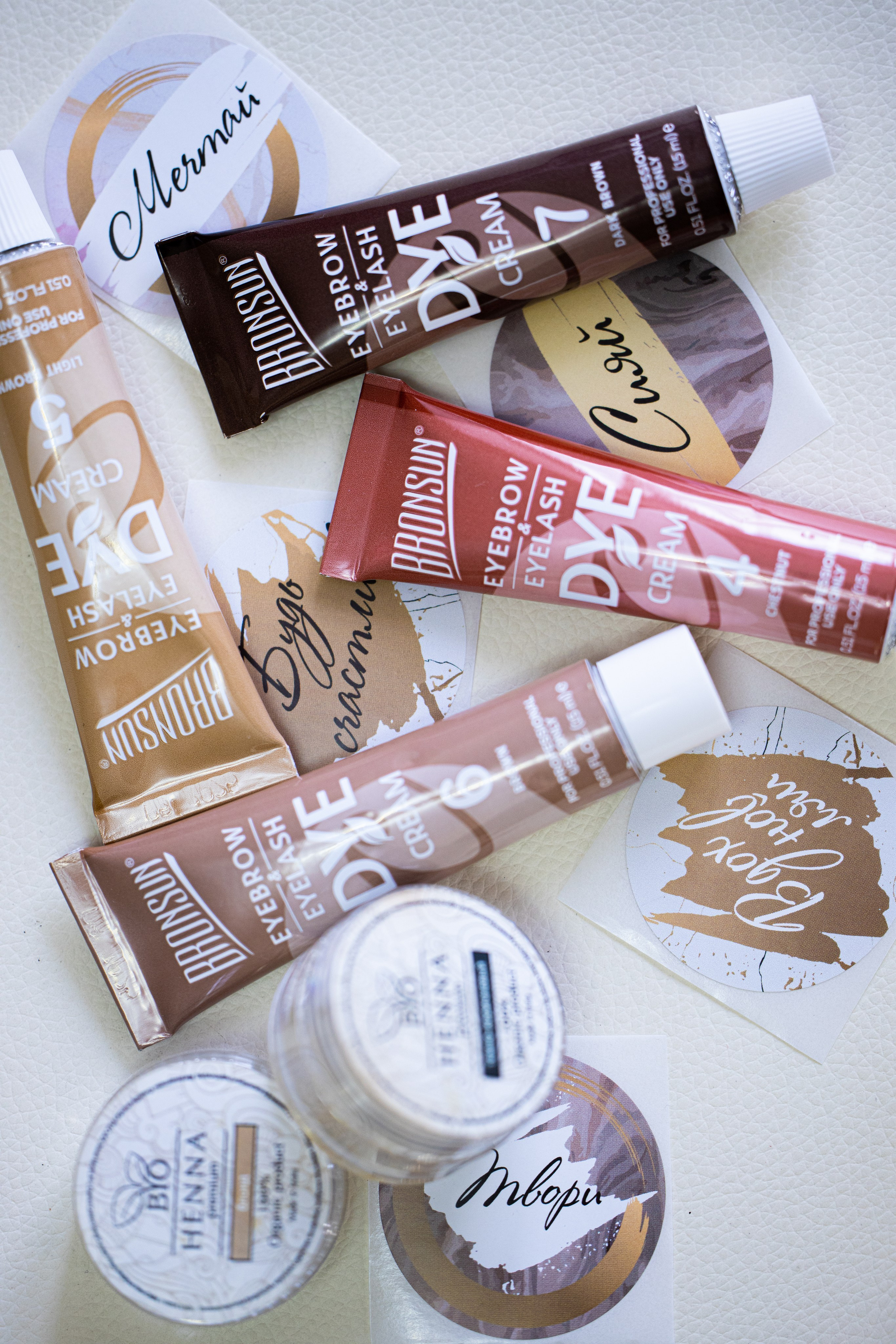 Тюбики с косметикой. Предметная съёмка. Съёмка в Астрахани.