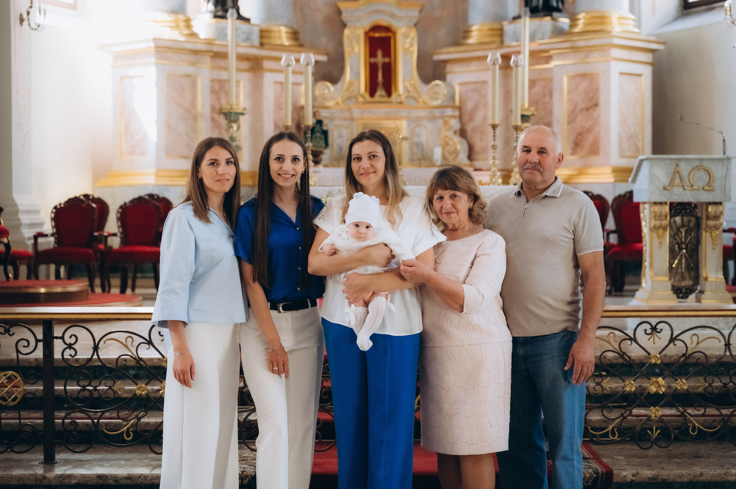 Крещение Василисы Архикафедральный костел Имени Пресвятой Девы Марии. Семейный фотограф в Минске Дарья Дреко