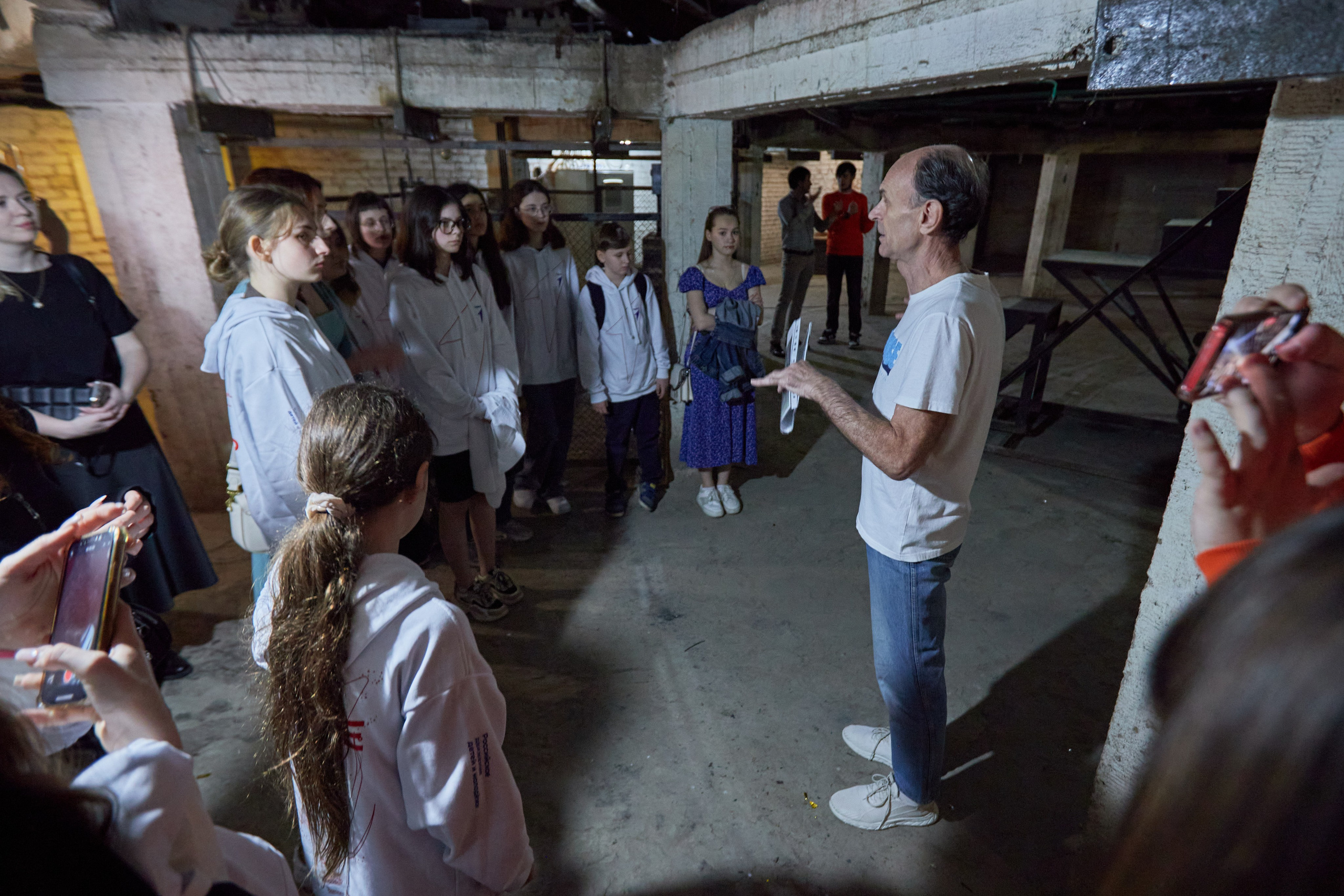 Экскурсия в театре. Фотограф Юлия Маринина