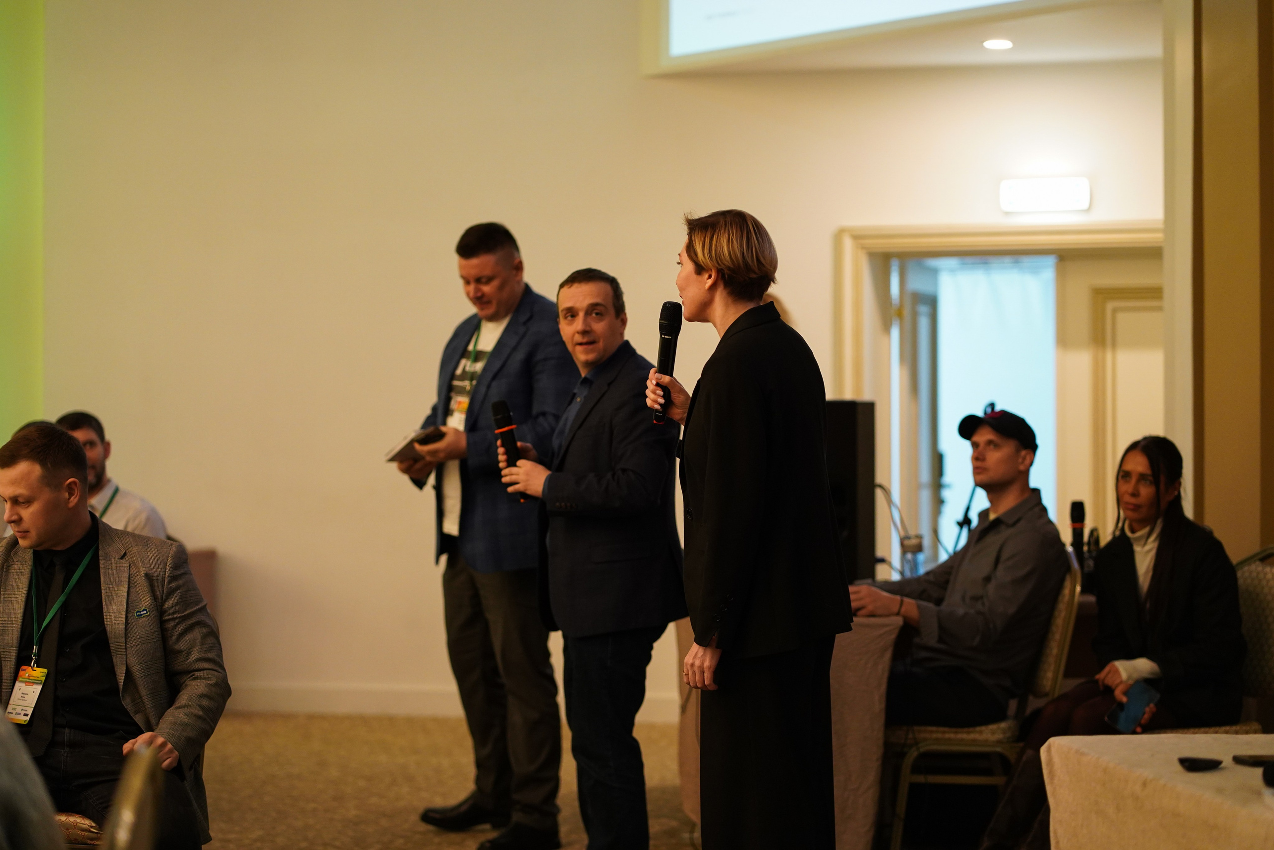 Малоэтажная страна конференция. Фотограф