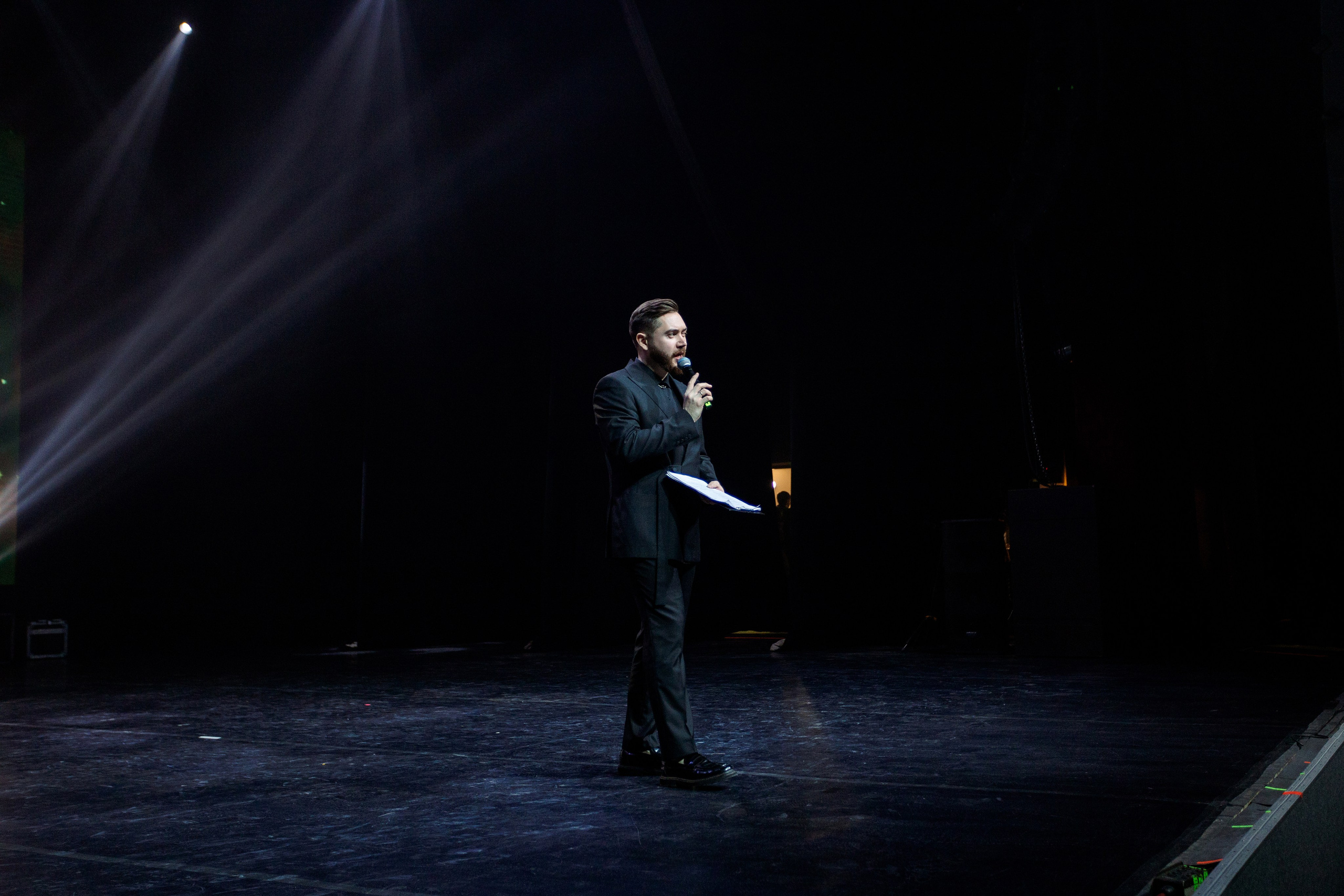 РЕПОРТАЖ: НОВЫЙ ГОД В ДК МЕТАЛЛУРГ. Профессиональный фотограф в Ижевске Леша Петров