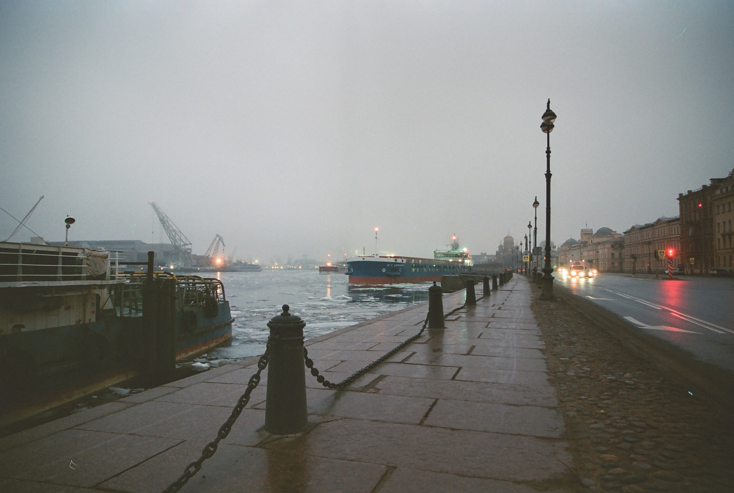 Фотографии цветные. Свадебный и семейный пленочный фотограф в Петербурге Истомина Ирина