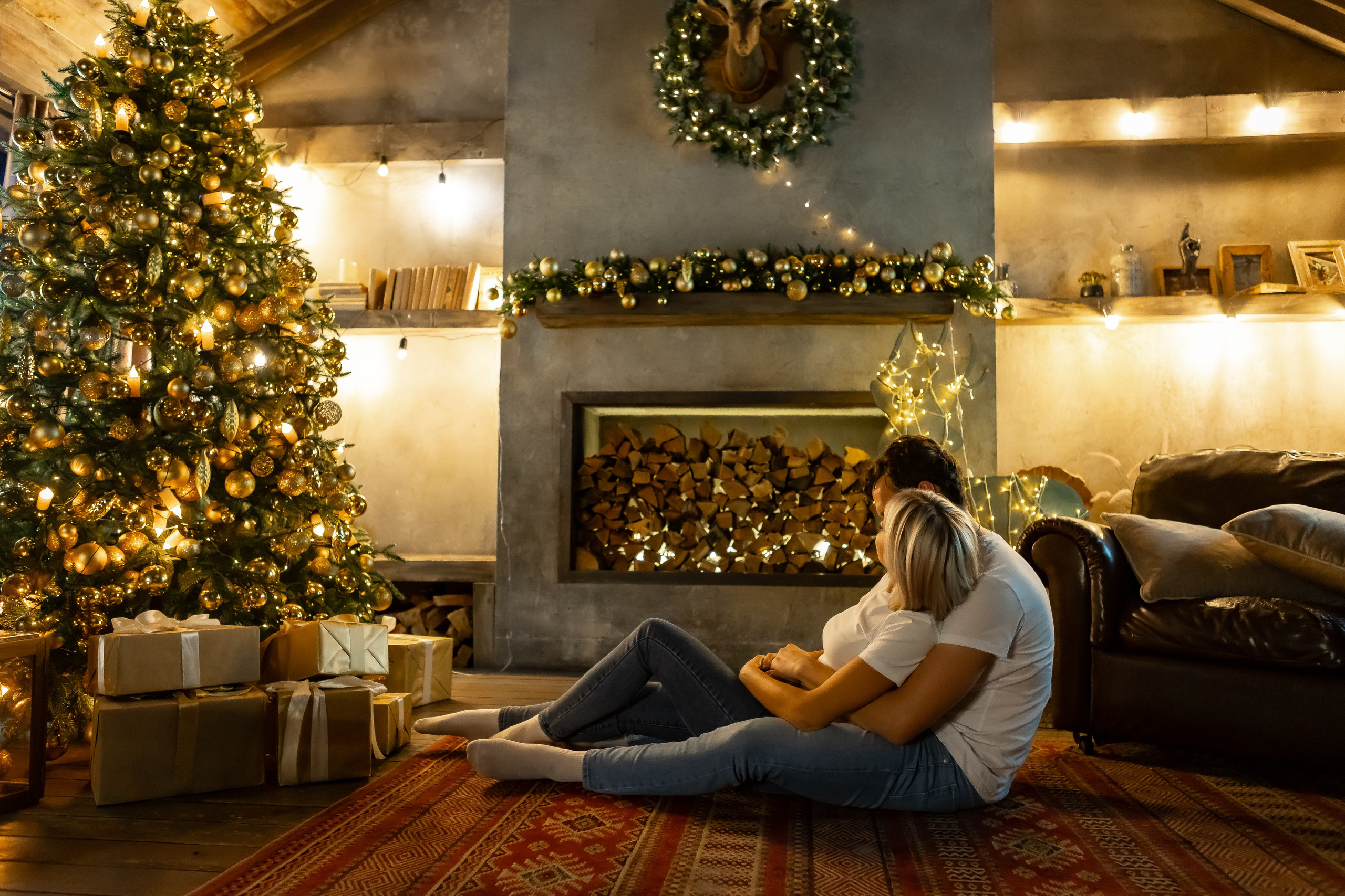 Влюбленная фотосессия в альпийском шале. Свадебный фотограф в Москве
