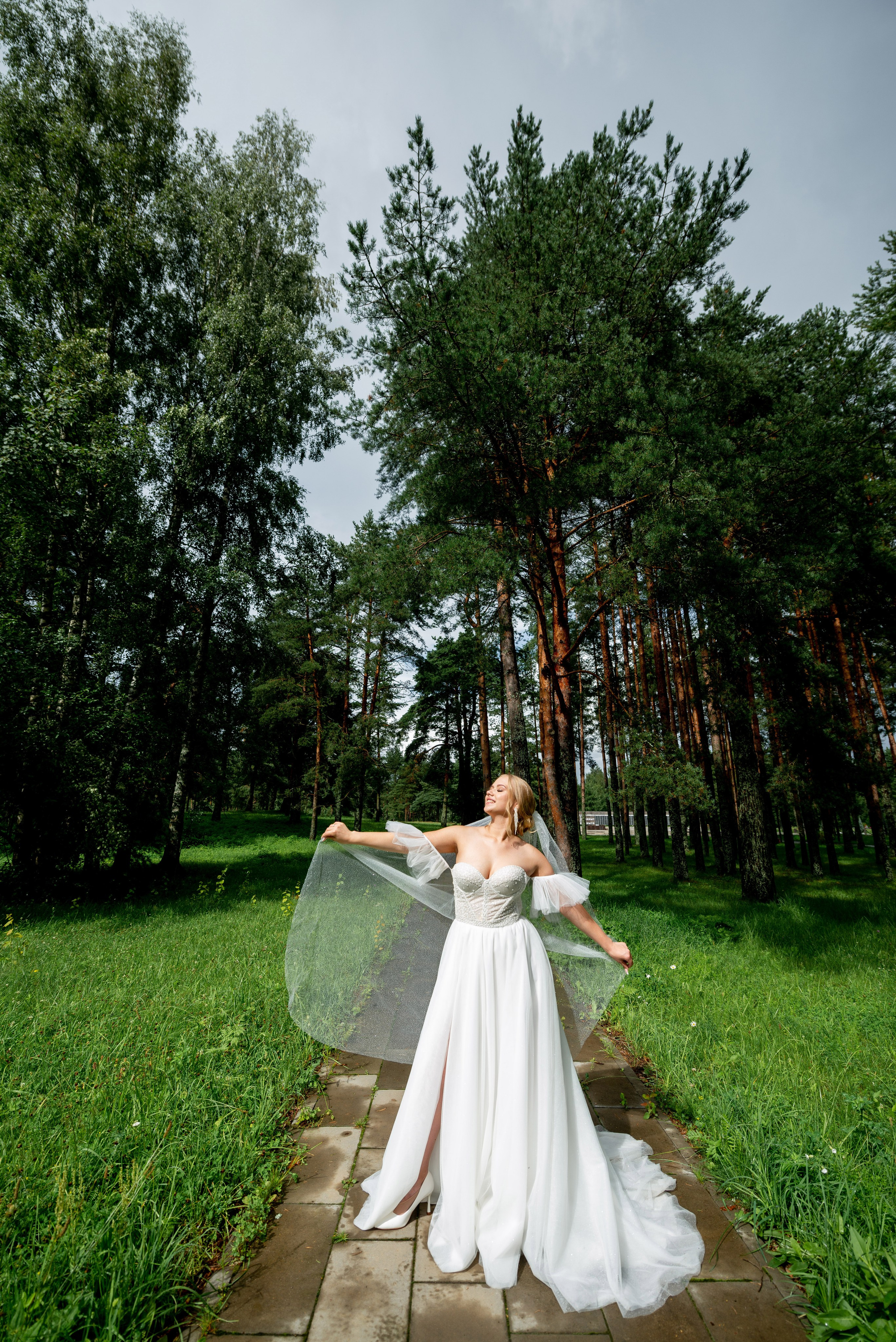 Ксения и Владислав (фотосессия в ЗАГСе и парке города Кингисеппа). Портретный, семейный и свадебный фотограф в Санкт-Петербурге и в Пушкине Ширяев Денис