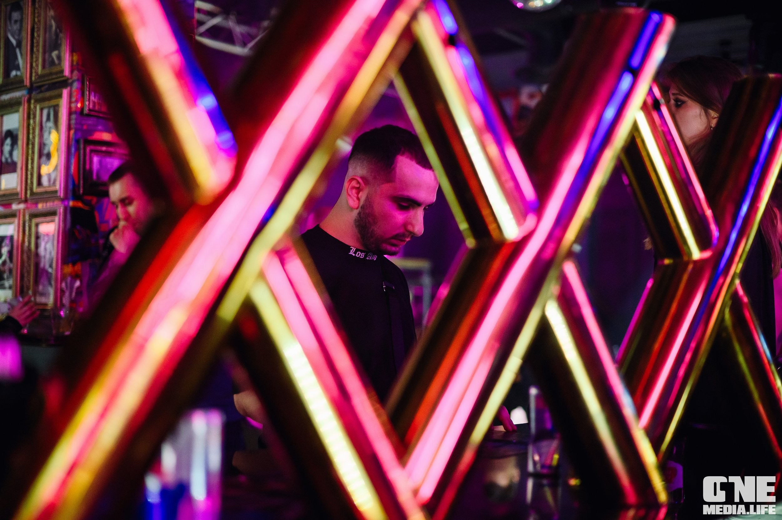 Фоторепортаж из бара XxxX. One Media Life: фоторепортажи, фотоотчеты с мероприятий и заведений