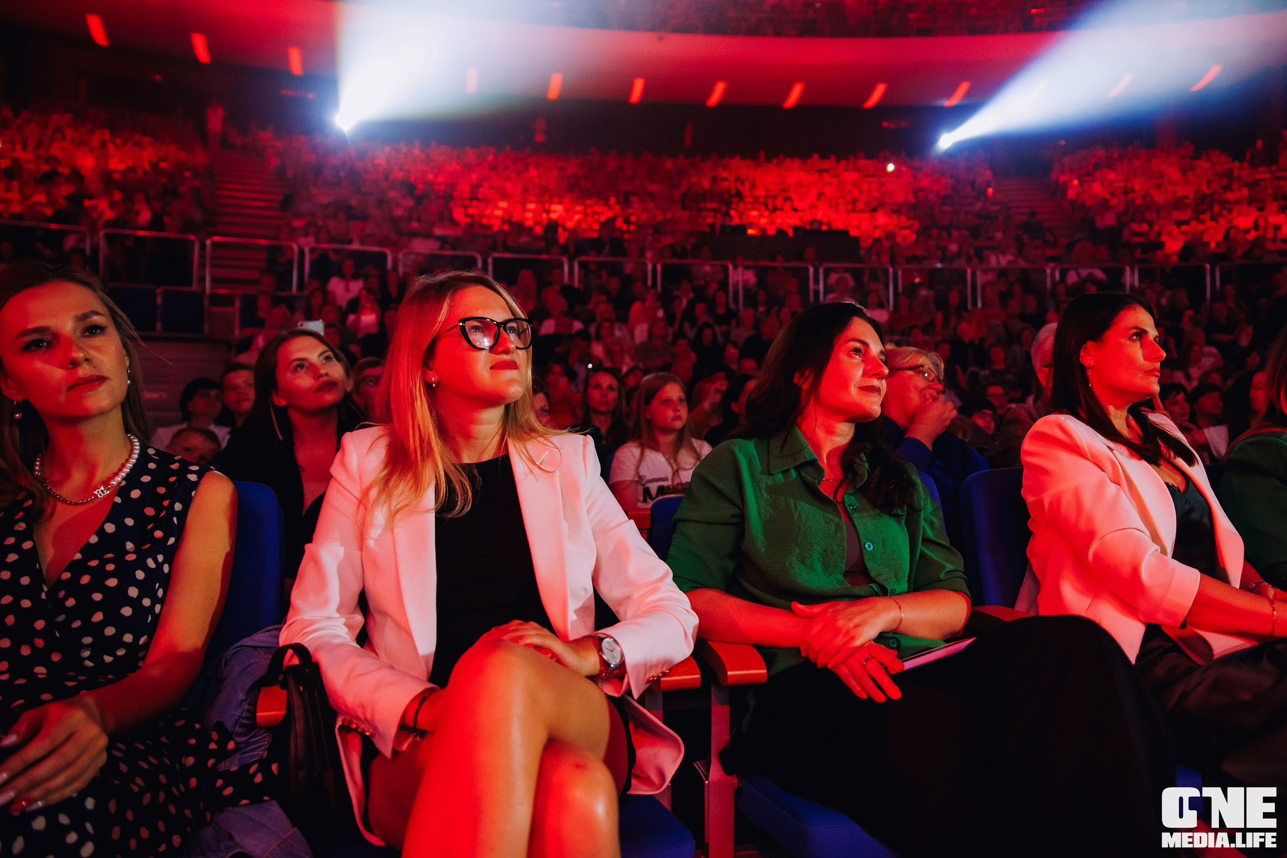 Фоторепортаж с концерта Эмина в Янтарь Холле. One Media Life: фоторепортажи, фотоотчеты с мероприятий и заведений