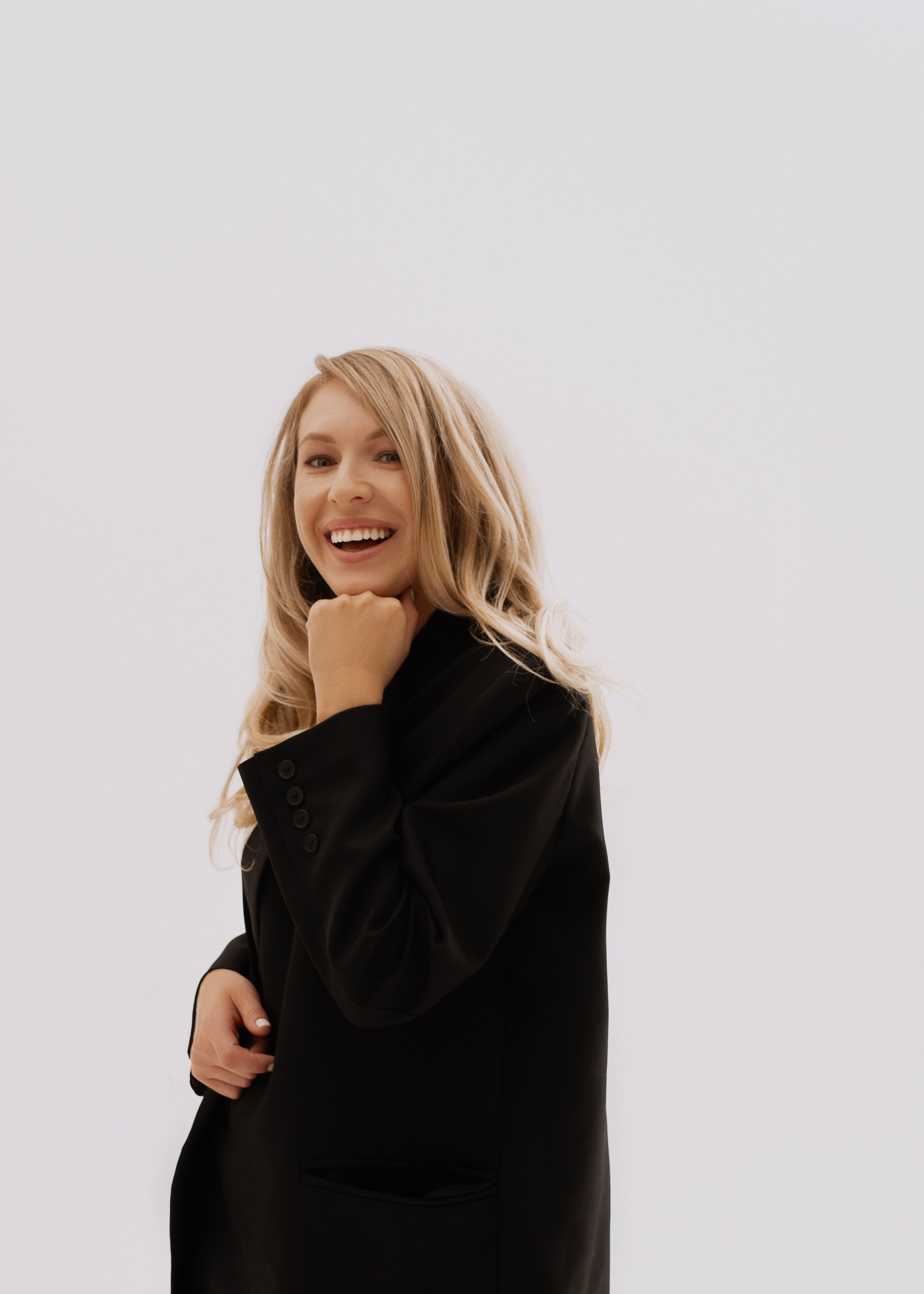 ЮЛЯ. Женский портрет