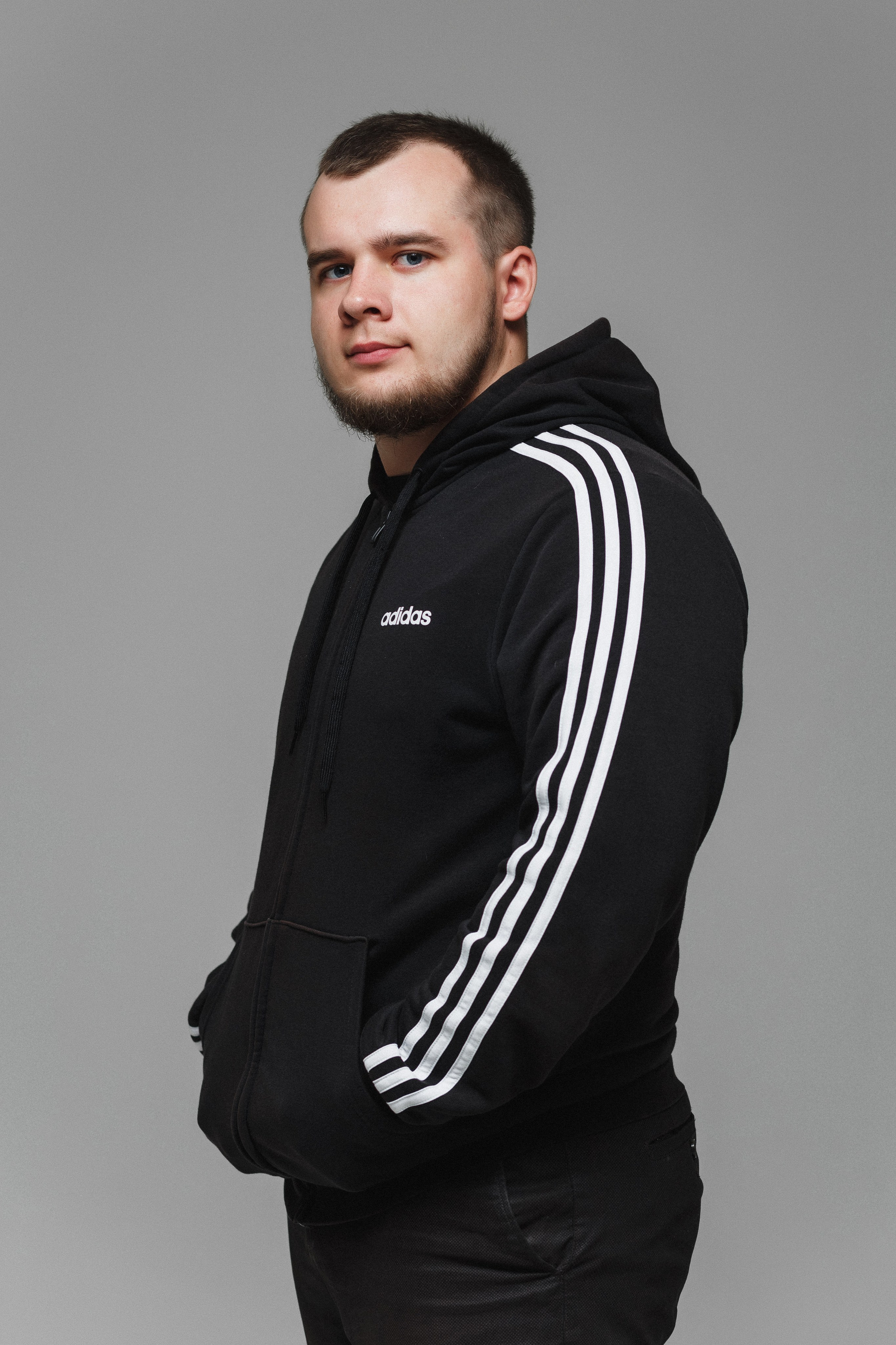 Портреты выпускников в фотостудии 'Faces' в Таганроге. Свадебный и семейный фотограф в Таганроге Бакарюк Антон