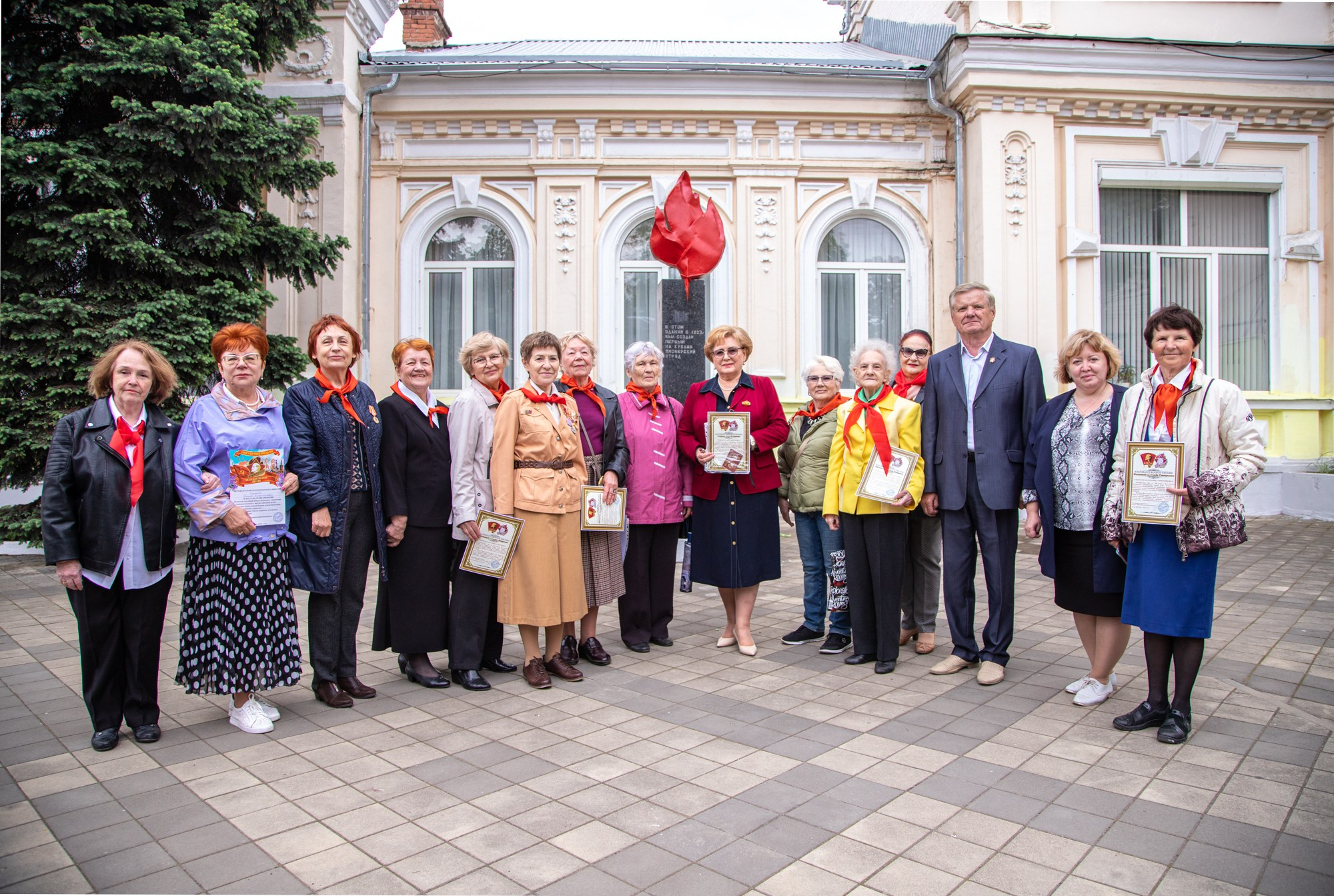 100-летие пионерии. Репортажный, промышленный и маркетплейс-фотограф Дмитрий Чернат
