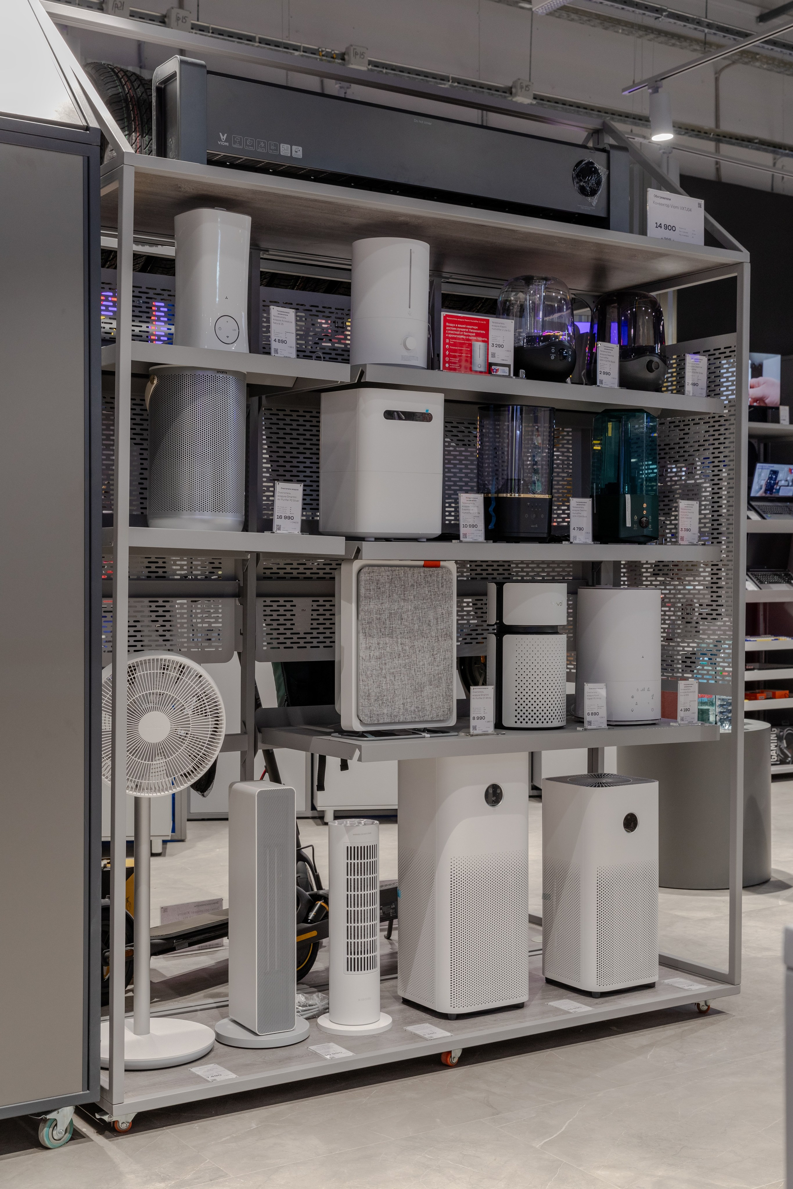 Интерьерная фотосъемка магазина ВСЁСМАРТ - магазин умных гаджетов. Интерьерный фотограф в Сочи Владислав Нагин