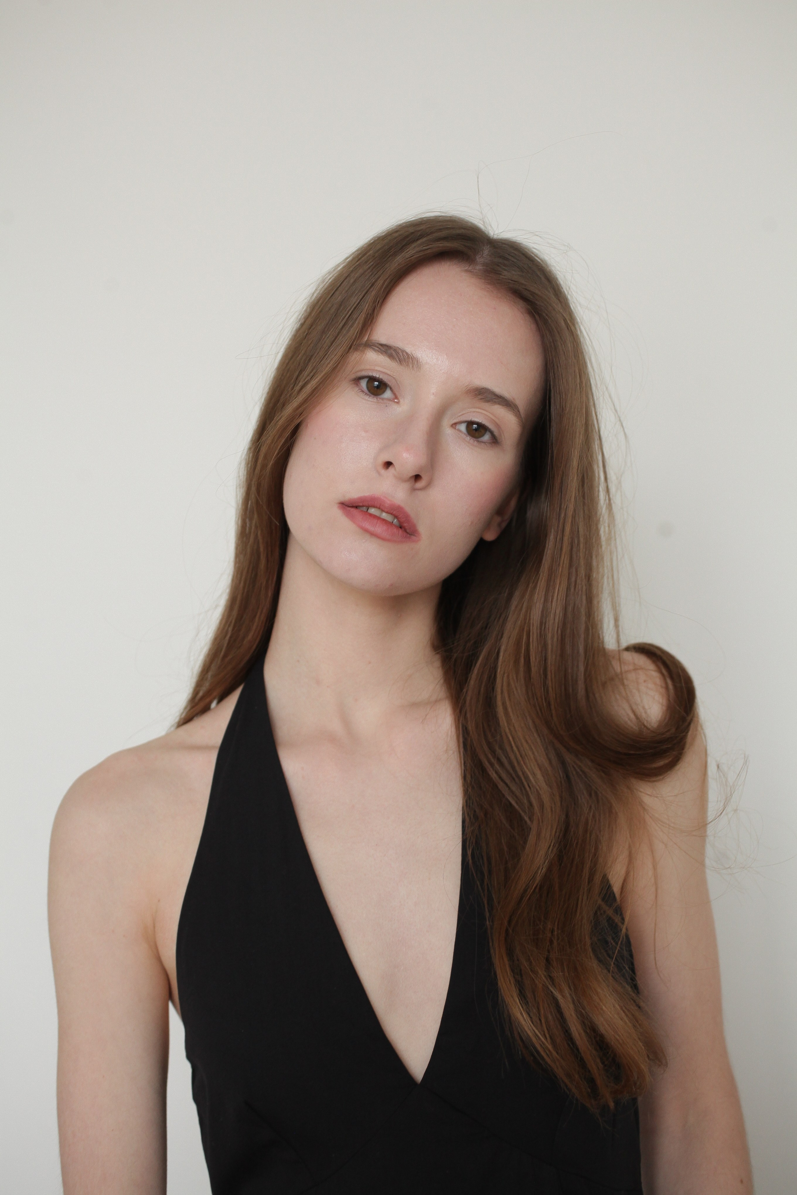 Alina Stolbova. DISTINCTIVE MODEL AGENCY. Модельное агентство специализирующиеся на зарубежном плейсменте моделей