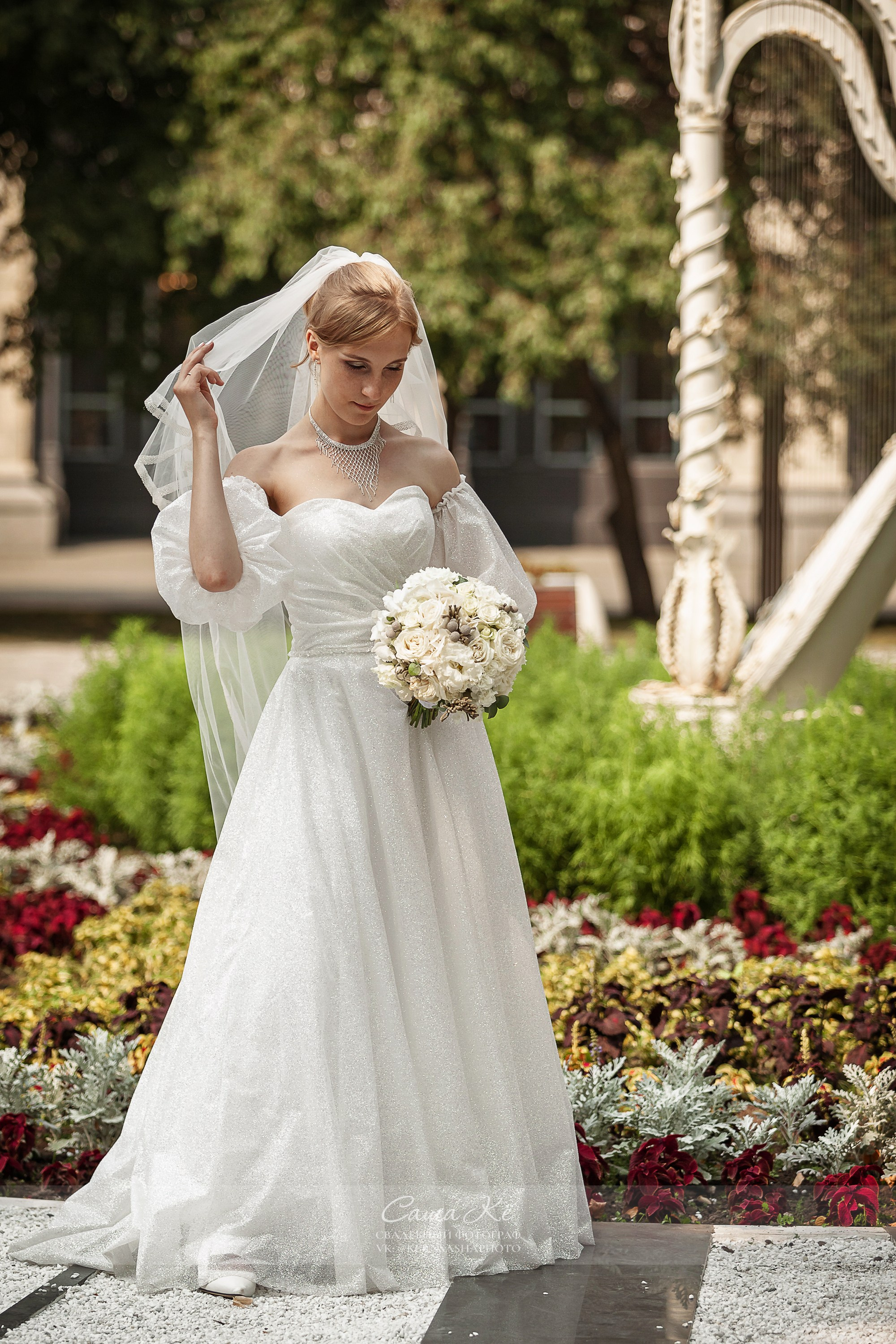 Волшебная фотосессия А&О около Оперного театра. Свадебный, семейный и event фотограф в Новосибирске и Новосибирской области Саша Кё