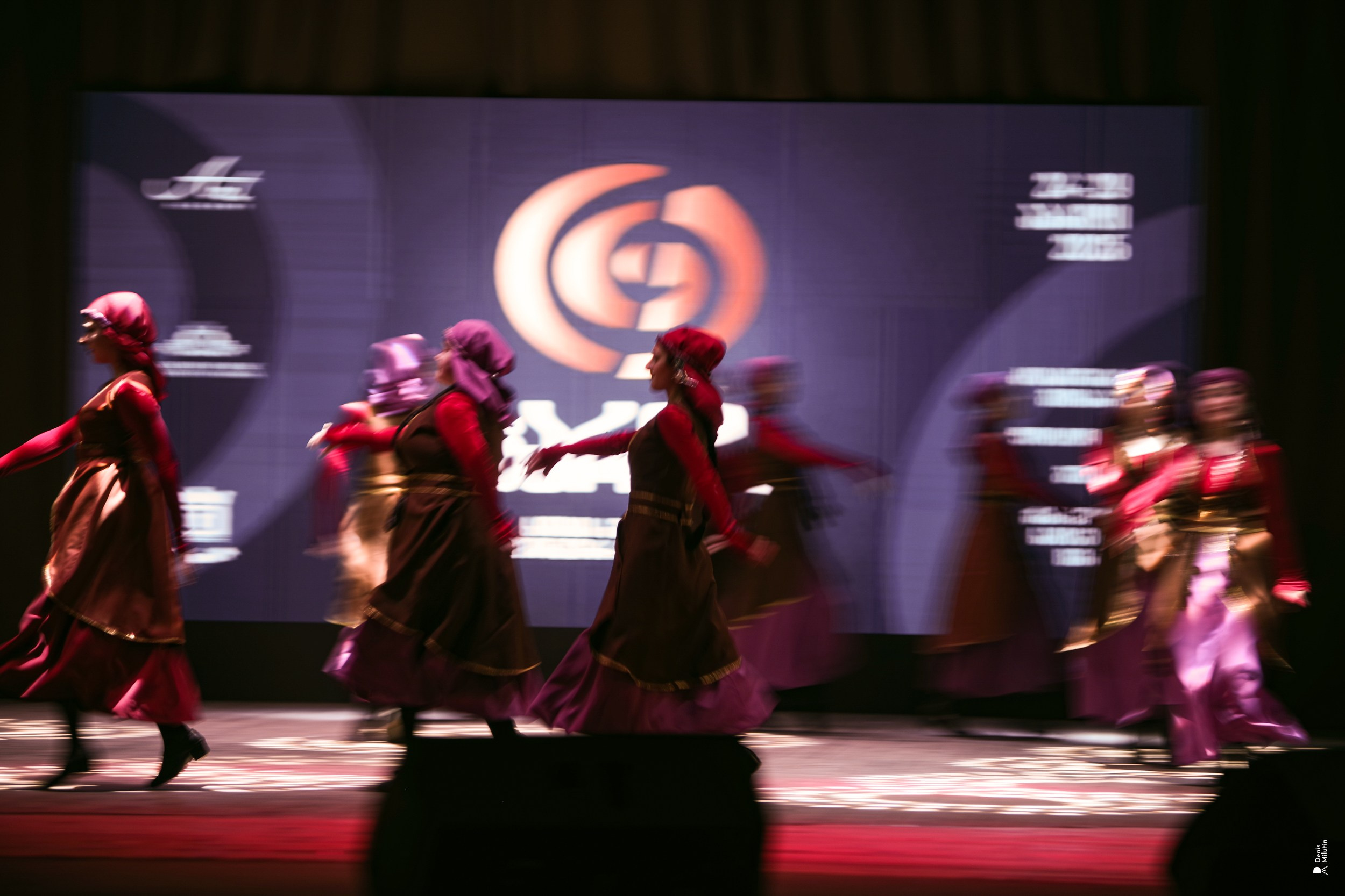 Танцы в Хоби. Портретный фотограф Денис Милютин