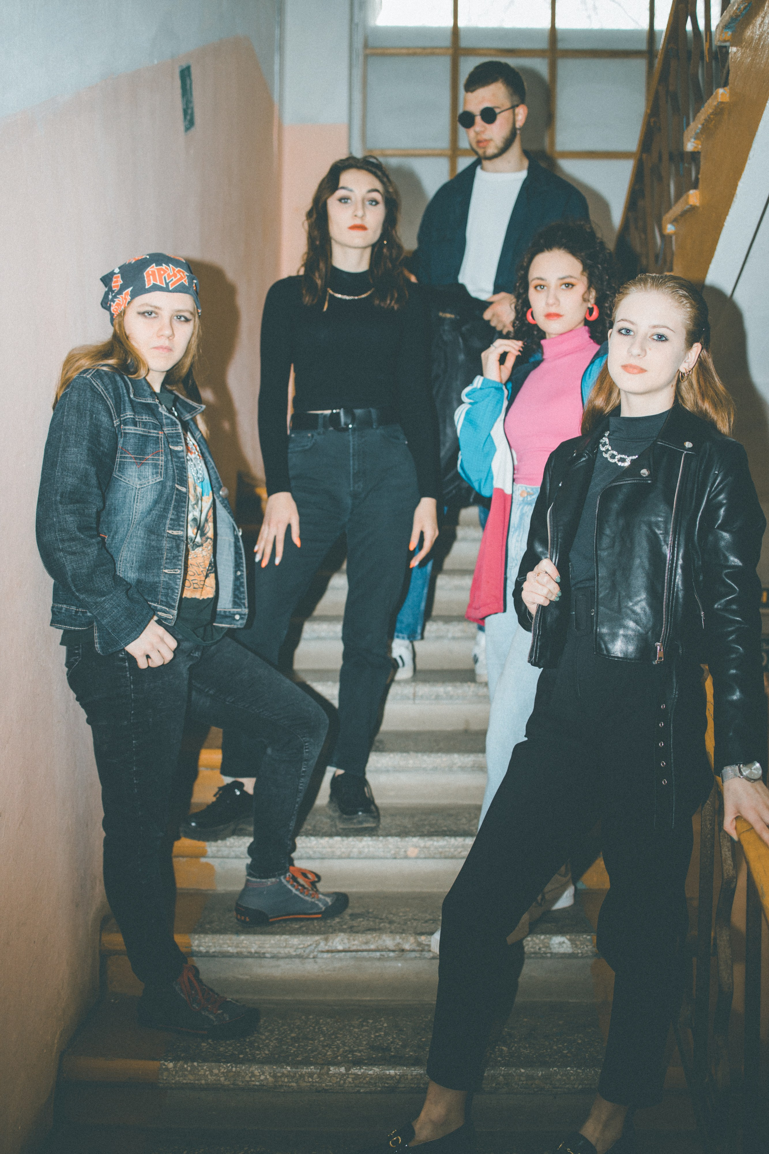 Фотосессия для выпускного альбома в стиле 90х. Москва. Выпускные альбомы в Серпухове