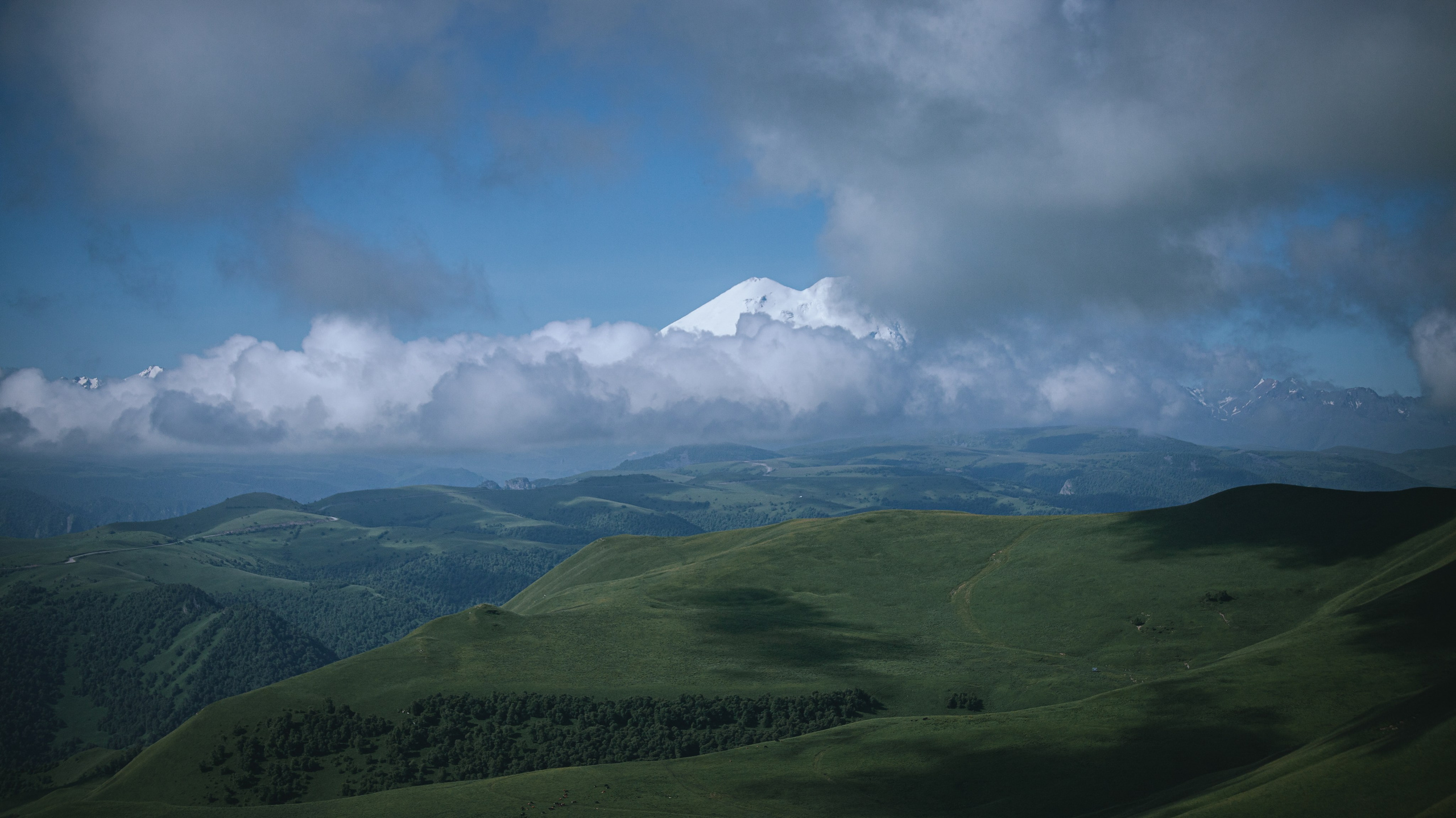 Карачаево-Черкесская Республика. Фотограф. Пейзажи, макро, портреты. Город Енакиево, без границ в съёмке