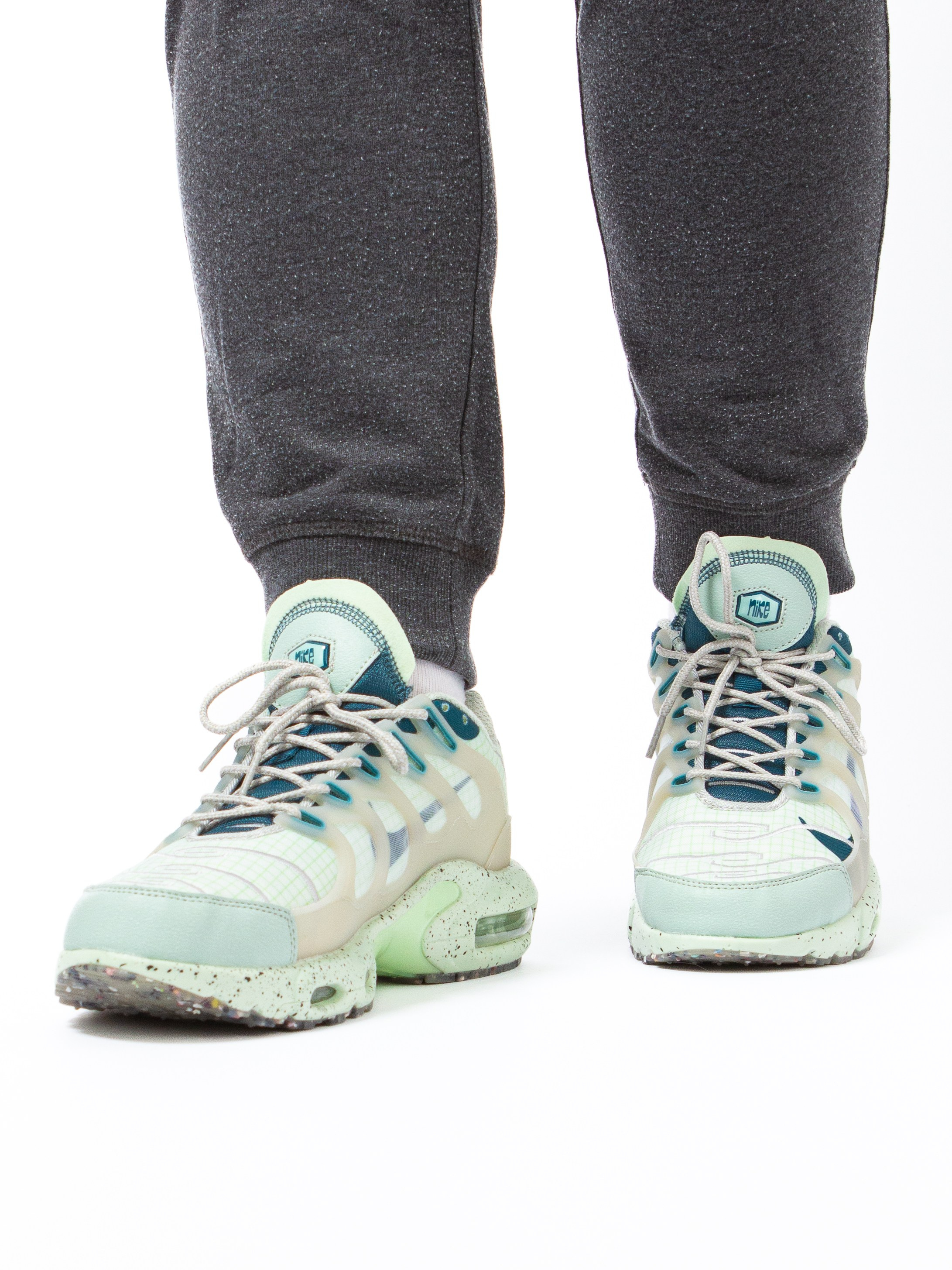 Обувь // Носки. DEWA | фотостудия для маркетплейсов