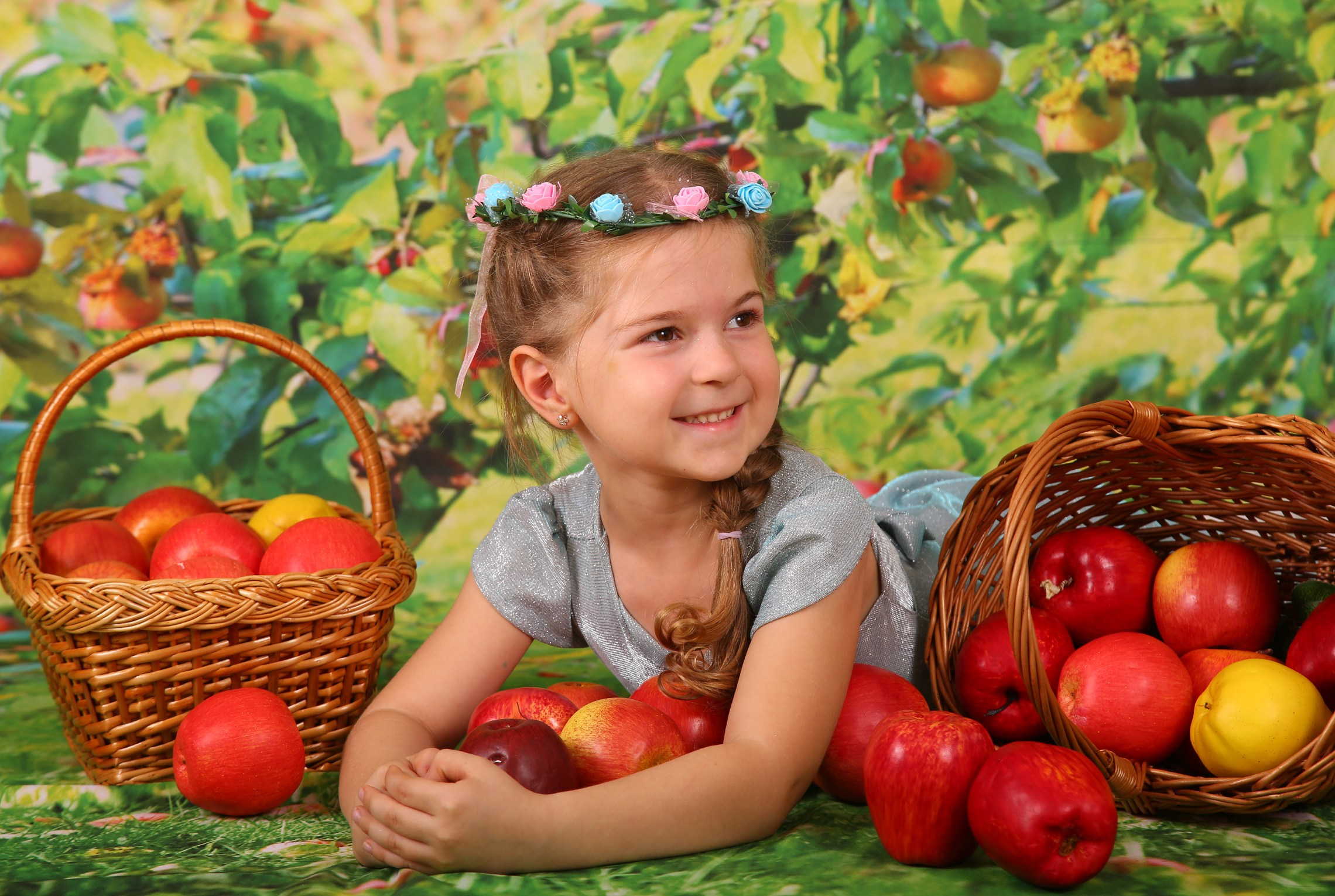 Яблоневый сад. Выпускные альбомы в Нижнем Новгороде | Фотостудия Звездочет | Никулина Наталья