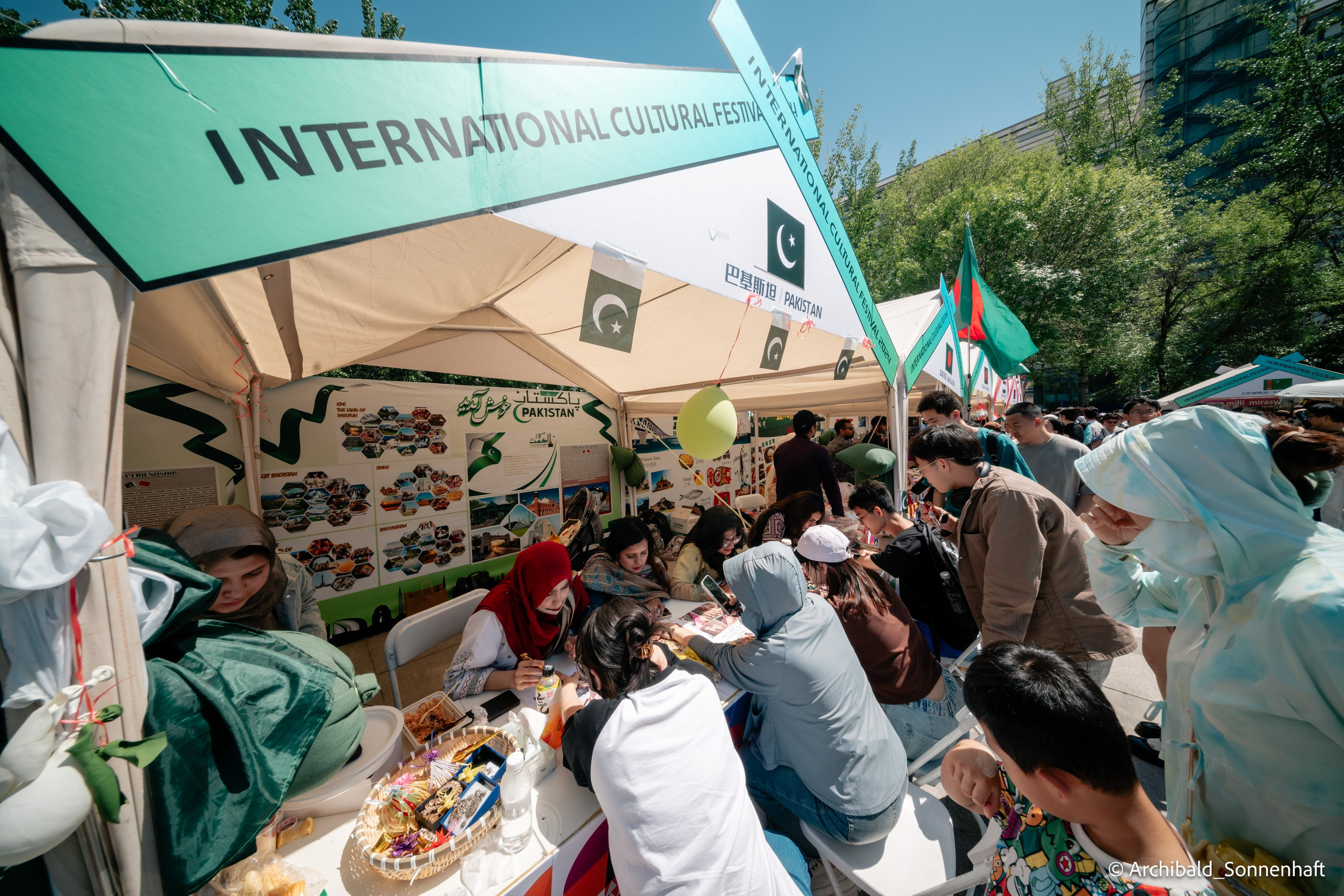 TJU Cultural Festival. Photographer in Guangzhou, China. Archibald Sonnenhaft