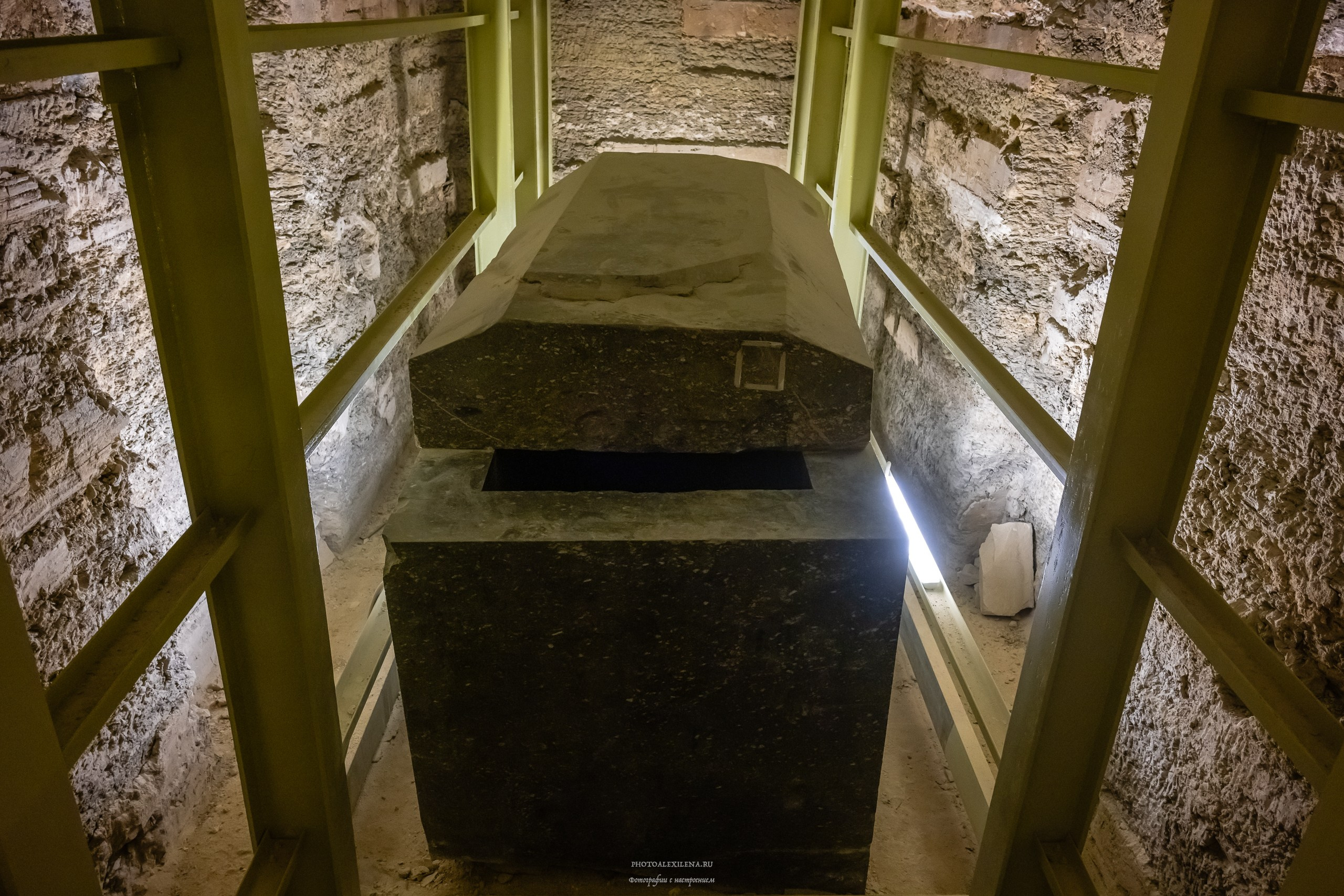 Саркофаг в Serapeum of Saqqara