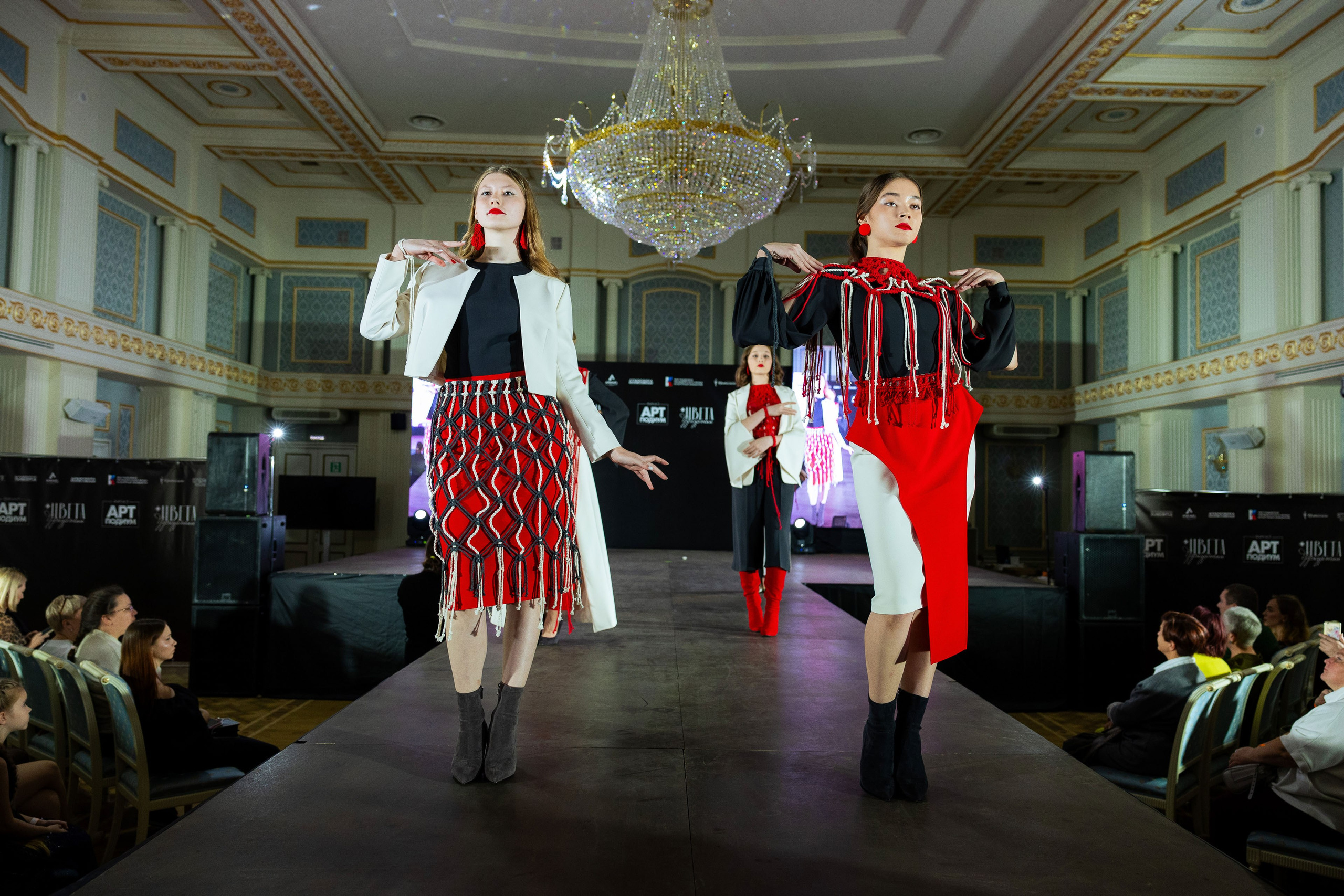 Арт-подиум «Цвета Удмуртии». Показ мод [25/10/24]. Фотограф Виноградов Константин