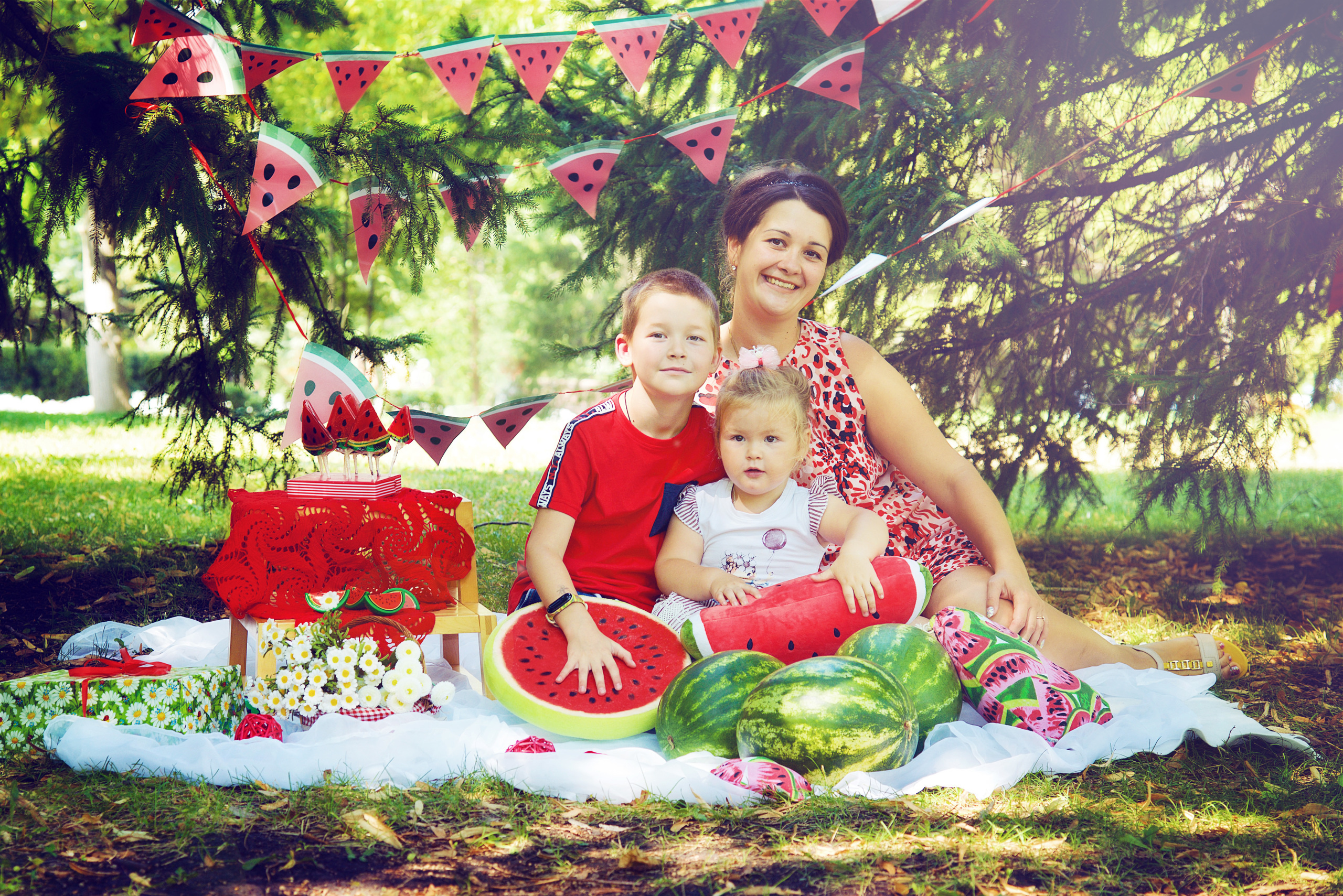 Арбузный проект,Арбузная фотосессия,семейная фотосессия, фотосессия в парке, семейный фотограф в самаре, фотограф в самаре, семейная фотосъемка, детский фотограф марина алексеева, детский фотограф в самаре, фотостудия аквамарин, фотостудия в самаре, яркая фотосессия, лимонная фотосессия, лимонный проект, студийный фотограф, фотостудия Аквамарин, фотостудия в Самаре
