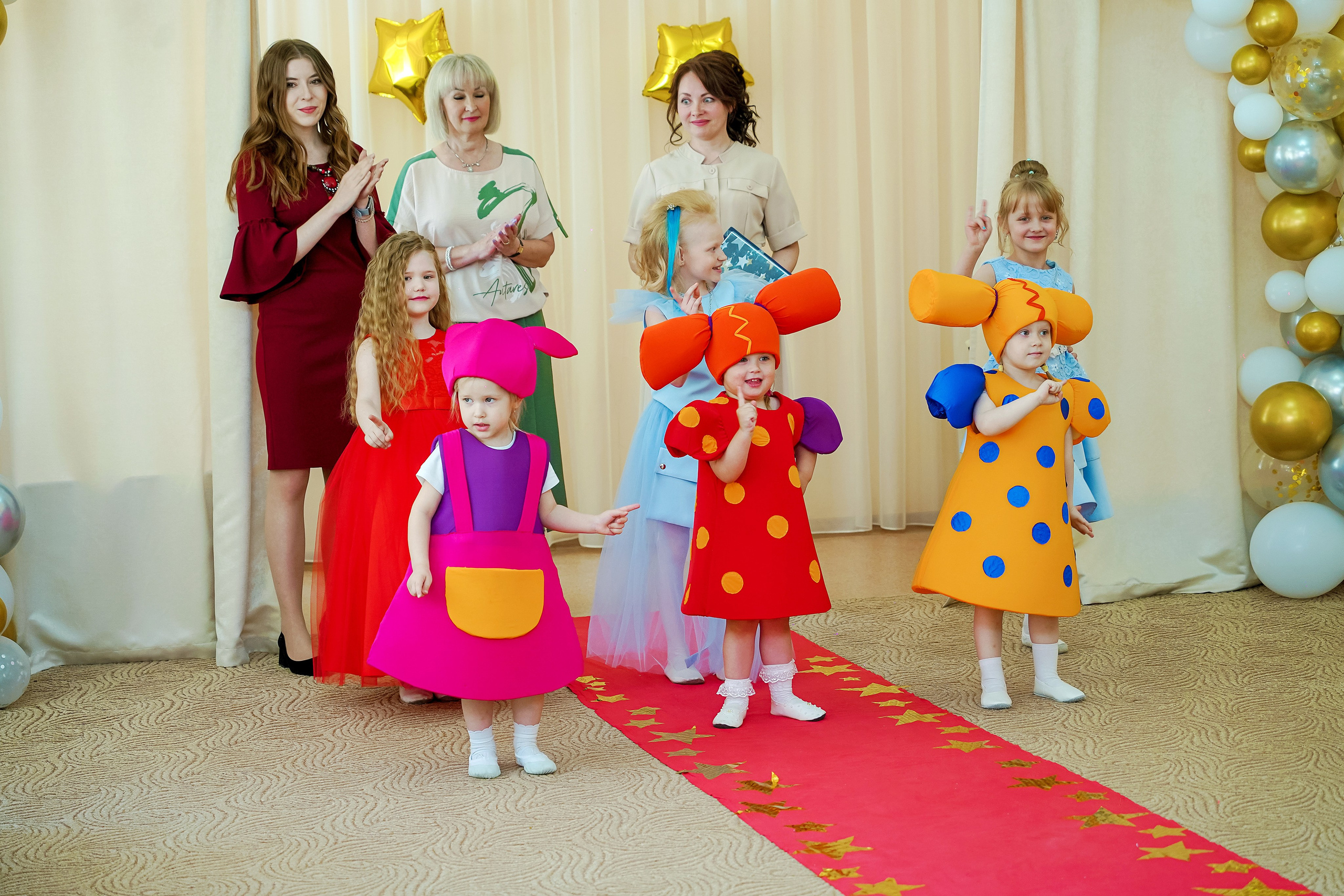 Фотосъемка видеосъёмка фотограф видеооператор новогодних утренников  в. Фотограф, видеооператор Нина Коршунова