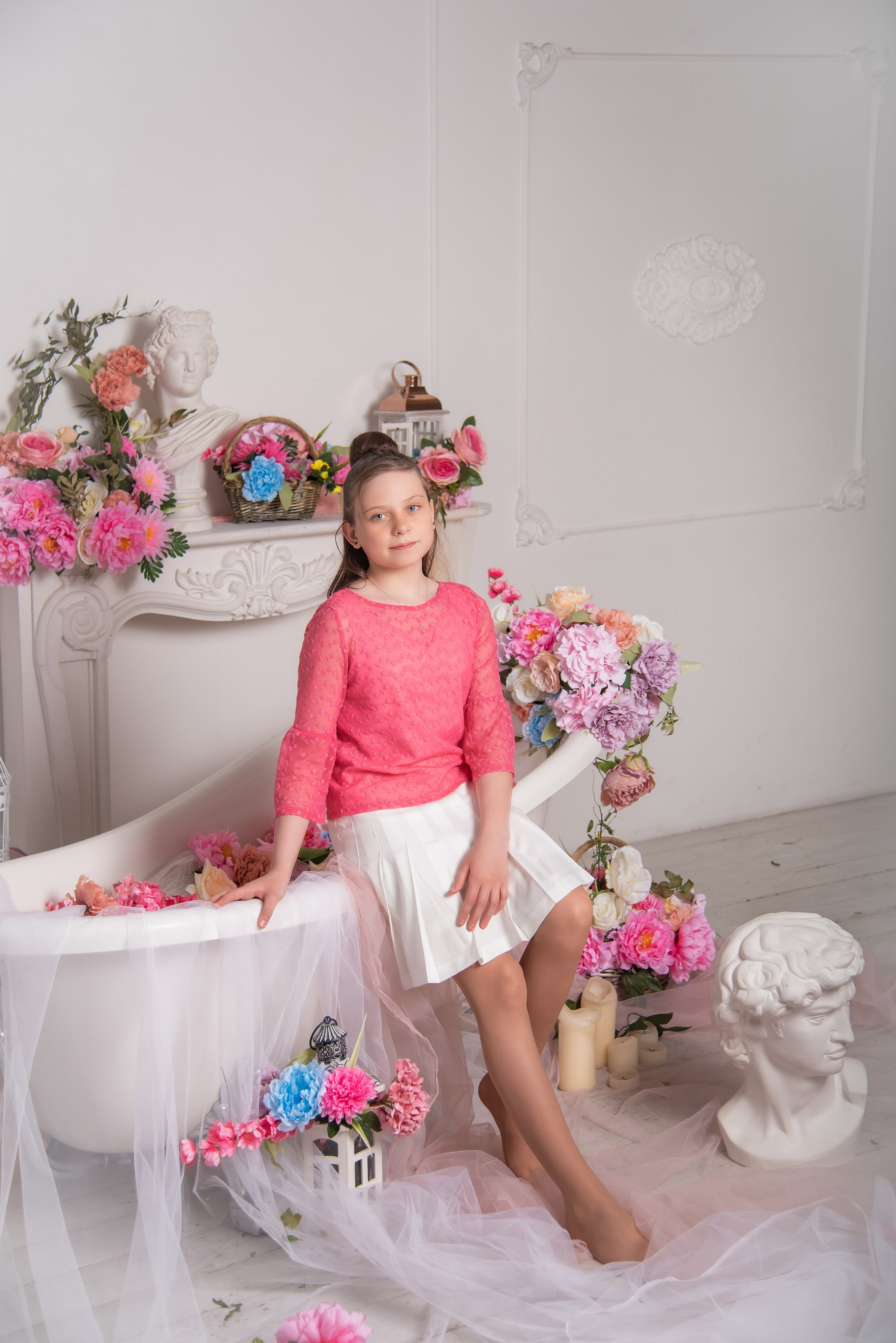 Модельная школа. Занимаюсь профессиональной фотографией и живу рядом с Байкалом. Работаю в разных жанрах