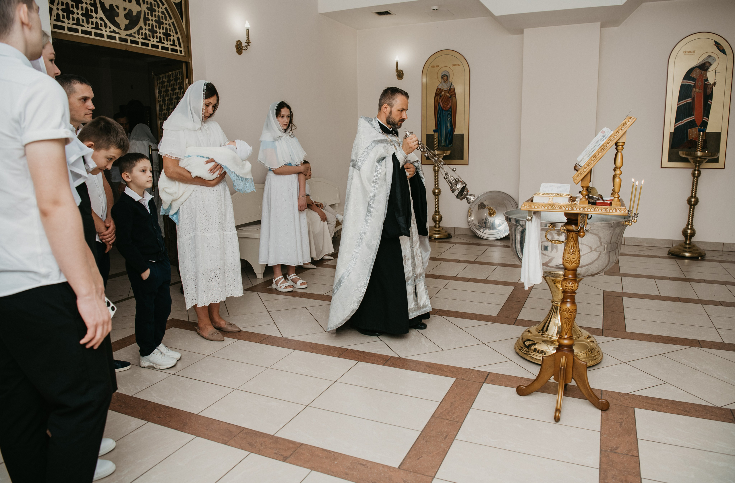 Крещение Евгения. Фотограф на выписку из роддома в Москве и МО