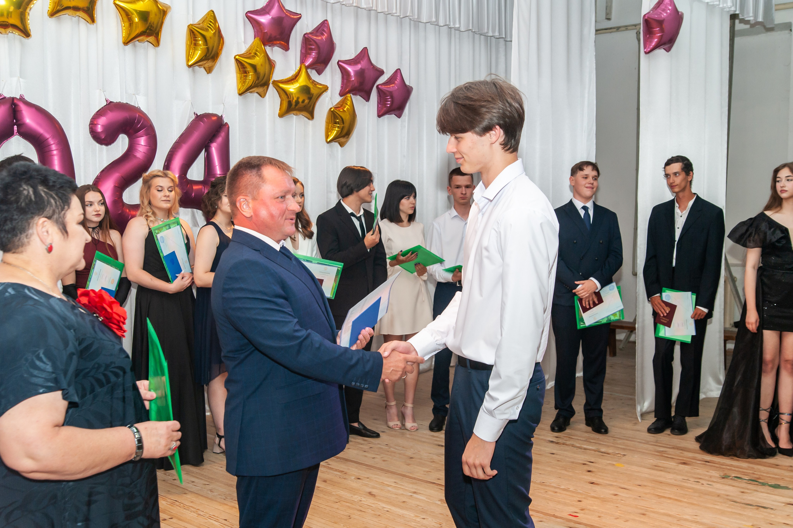 Выпускной МАОУ СОШ № 17 им. Эдуарда Есаяна. Свадебный и семейный фотограф Денис Лукьянов в Краснодаре, Краснодарском крае и Республике Крым